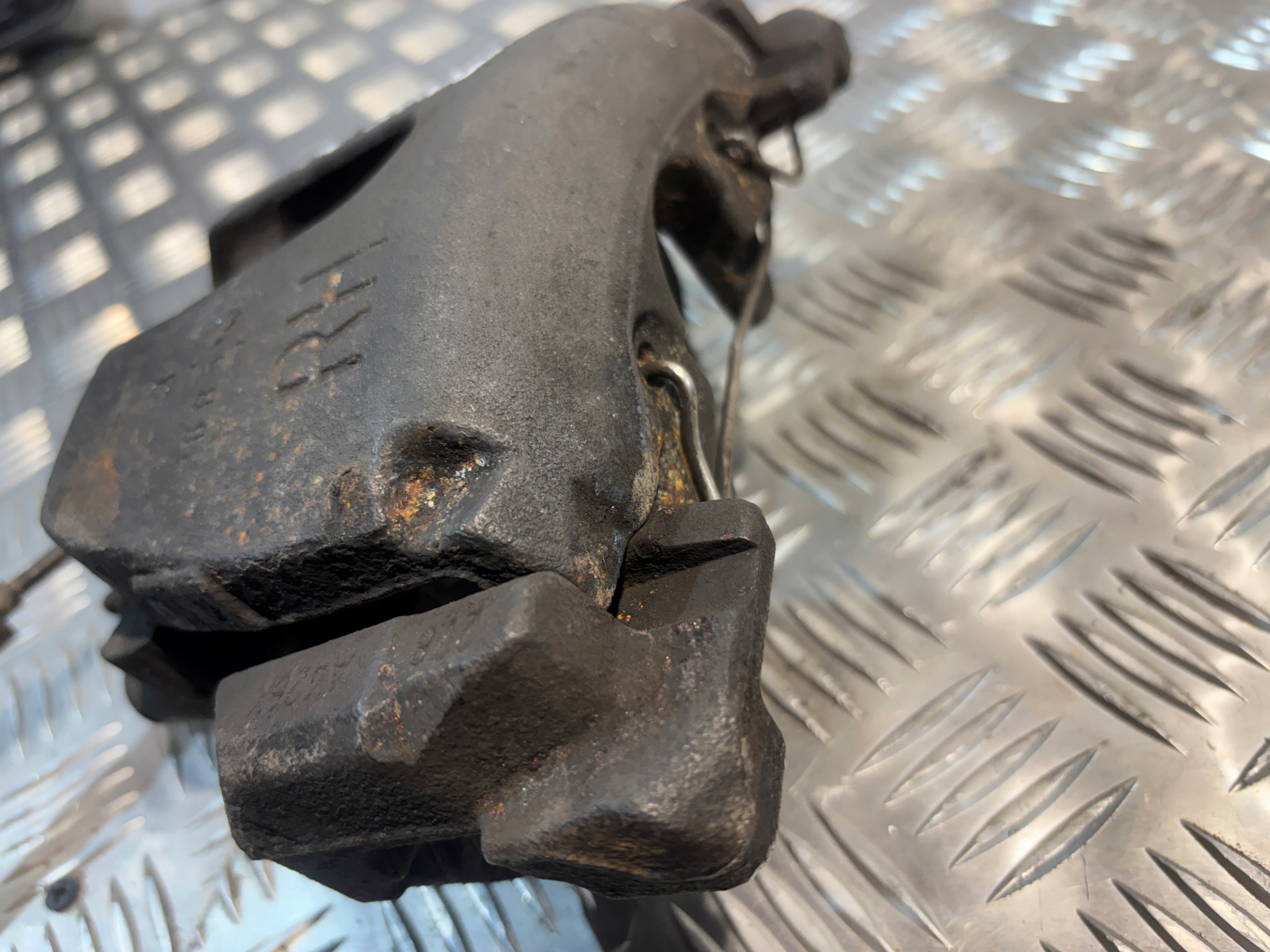 caliper brake right front Ford Focus MK3 III 3 lift 1,5TDCI