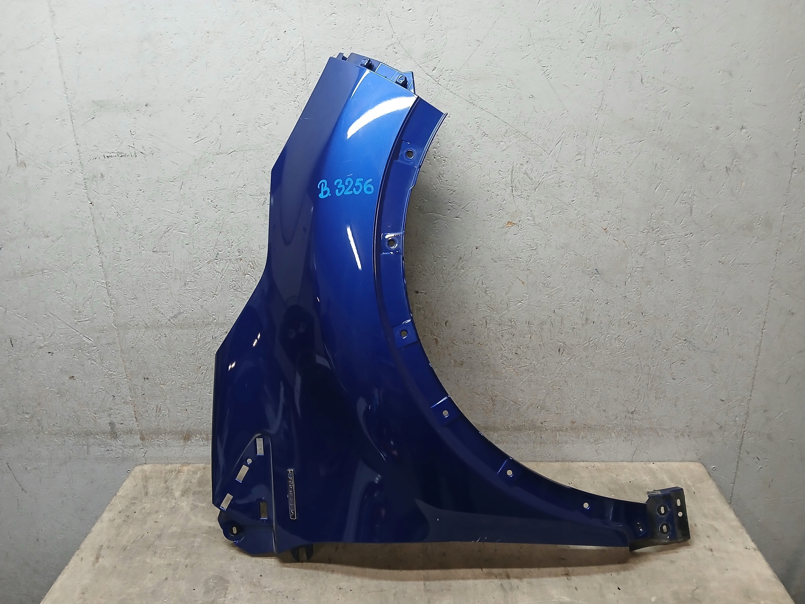 fender front right RENAULT CAPTUR and 1