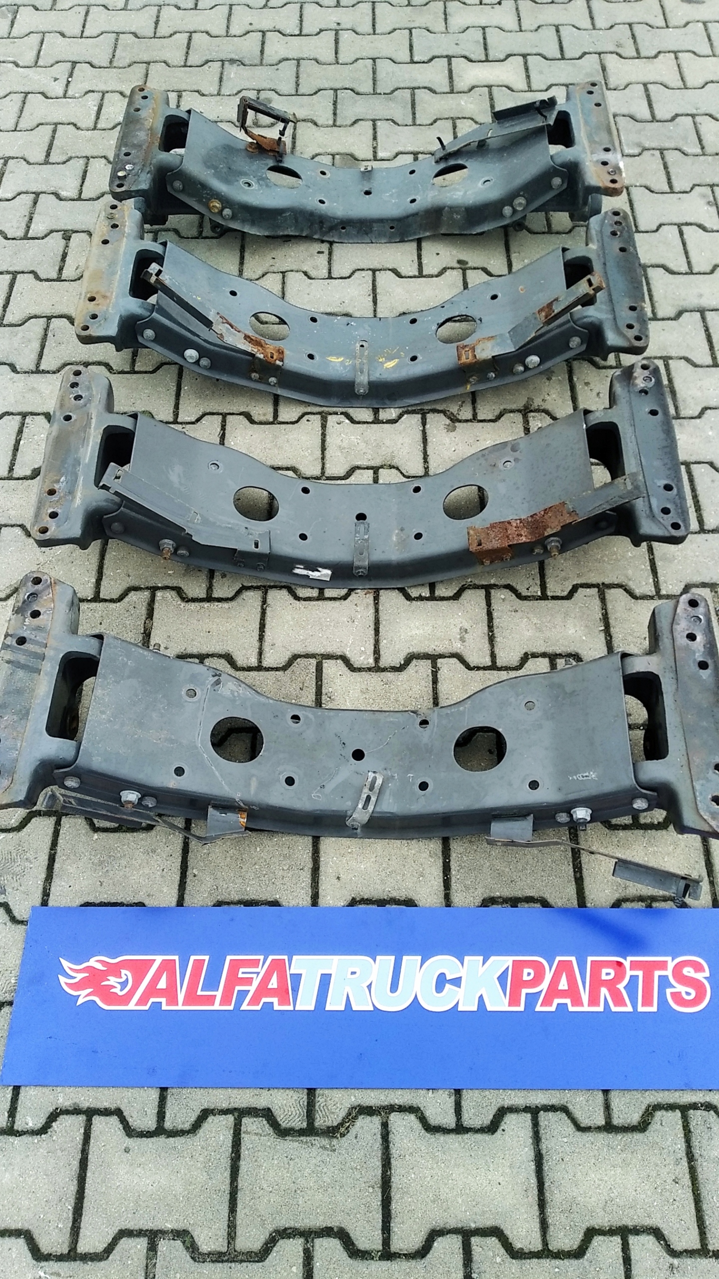 VOLVO FH 4 BELKA WSPORNIK PODPORA RAMY PRZÓD