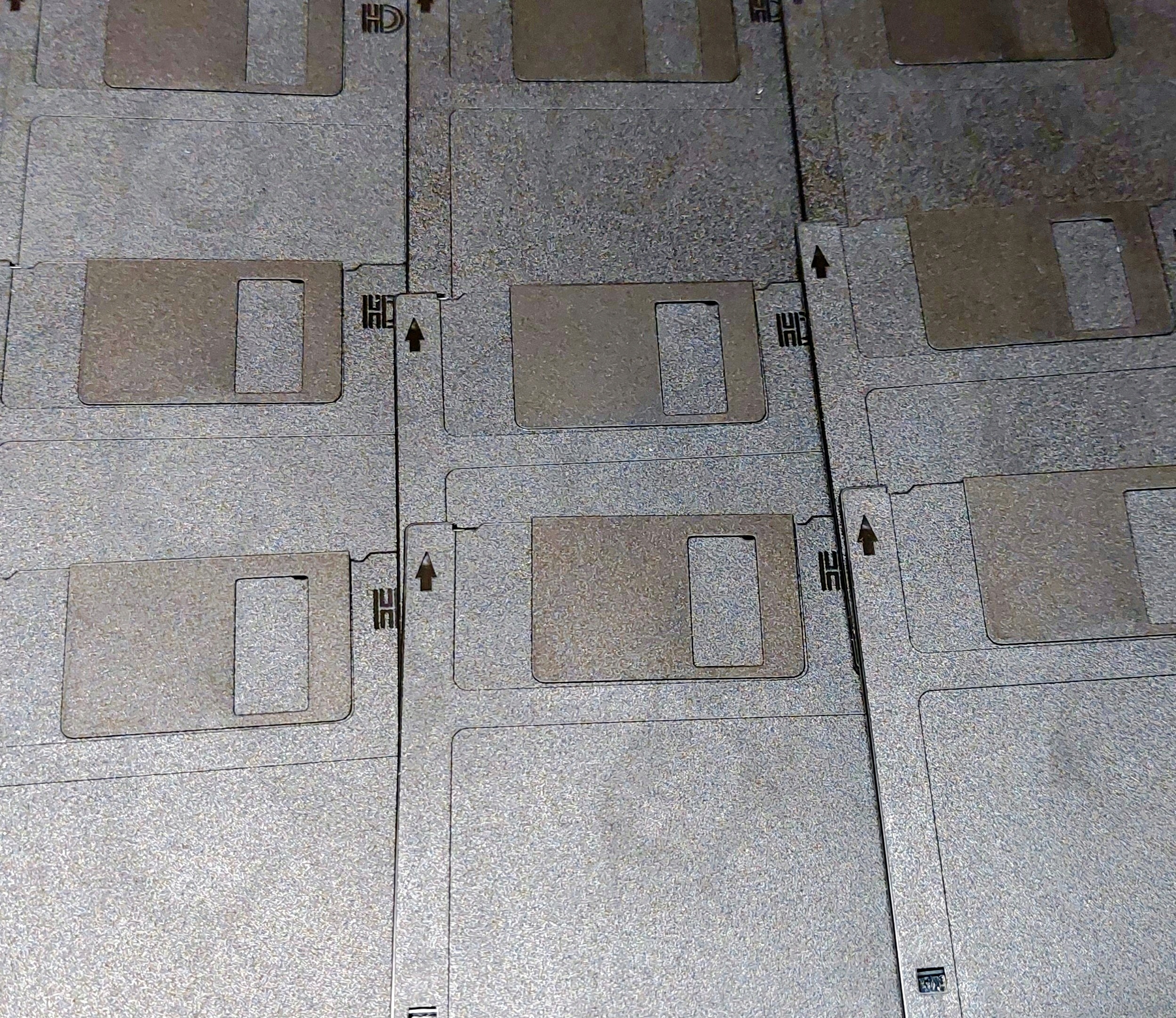 DYSKIETKI 3,5 - 19 SZTUK - W TYM JEDNO PUDEŁKO 10 SZ. ZAMKNIĘTE ORYGINALNIE EAN (GTIN) 998641203X