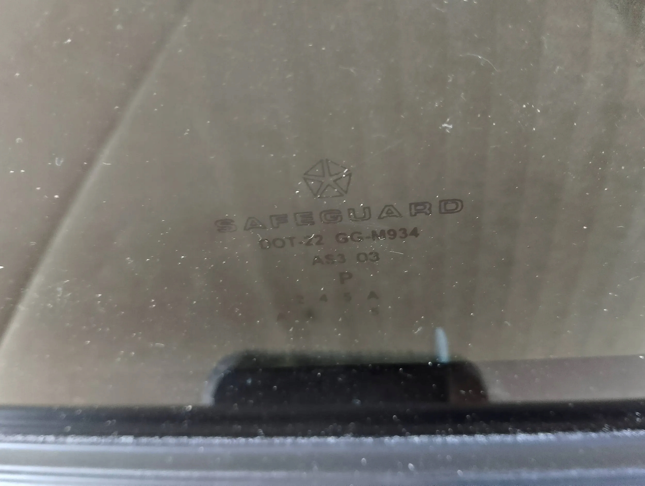 window bodywork left rear part Chrysler Pacifica