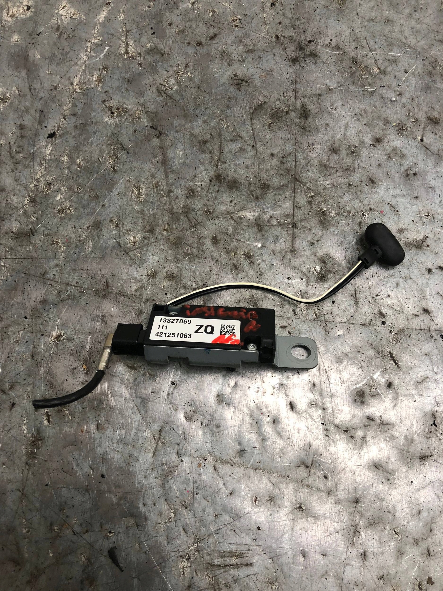 amplifier ANTENY OPEL INSIGNIA A 13327069