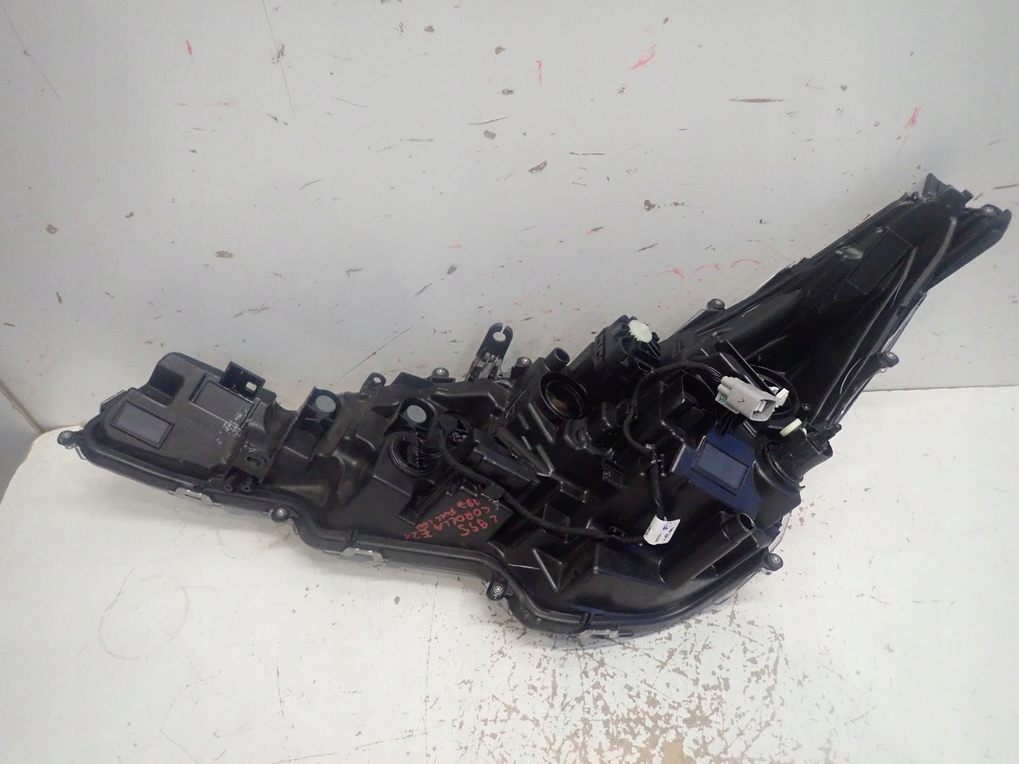 light front right TOYOTA COROLLA E21 19- FULL LED