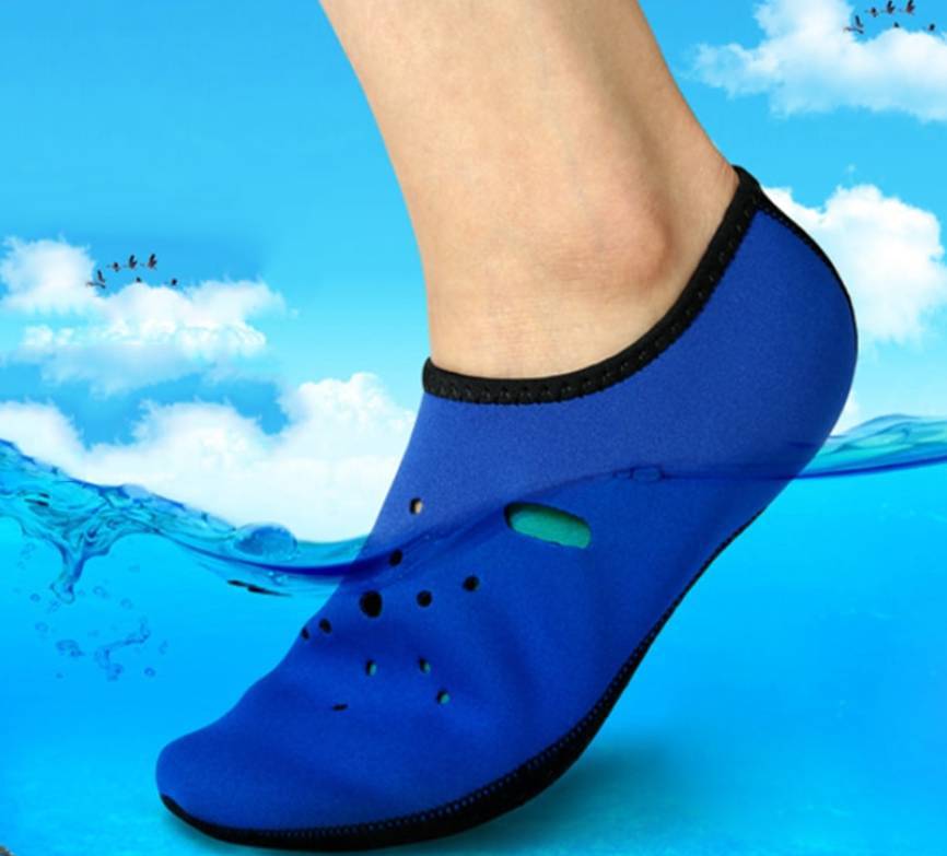 BUTY OLLEHA NEOPRENOWE NA BASEN DO WODY PŁYWANIA Kolor dominujący czarny