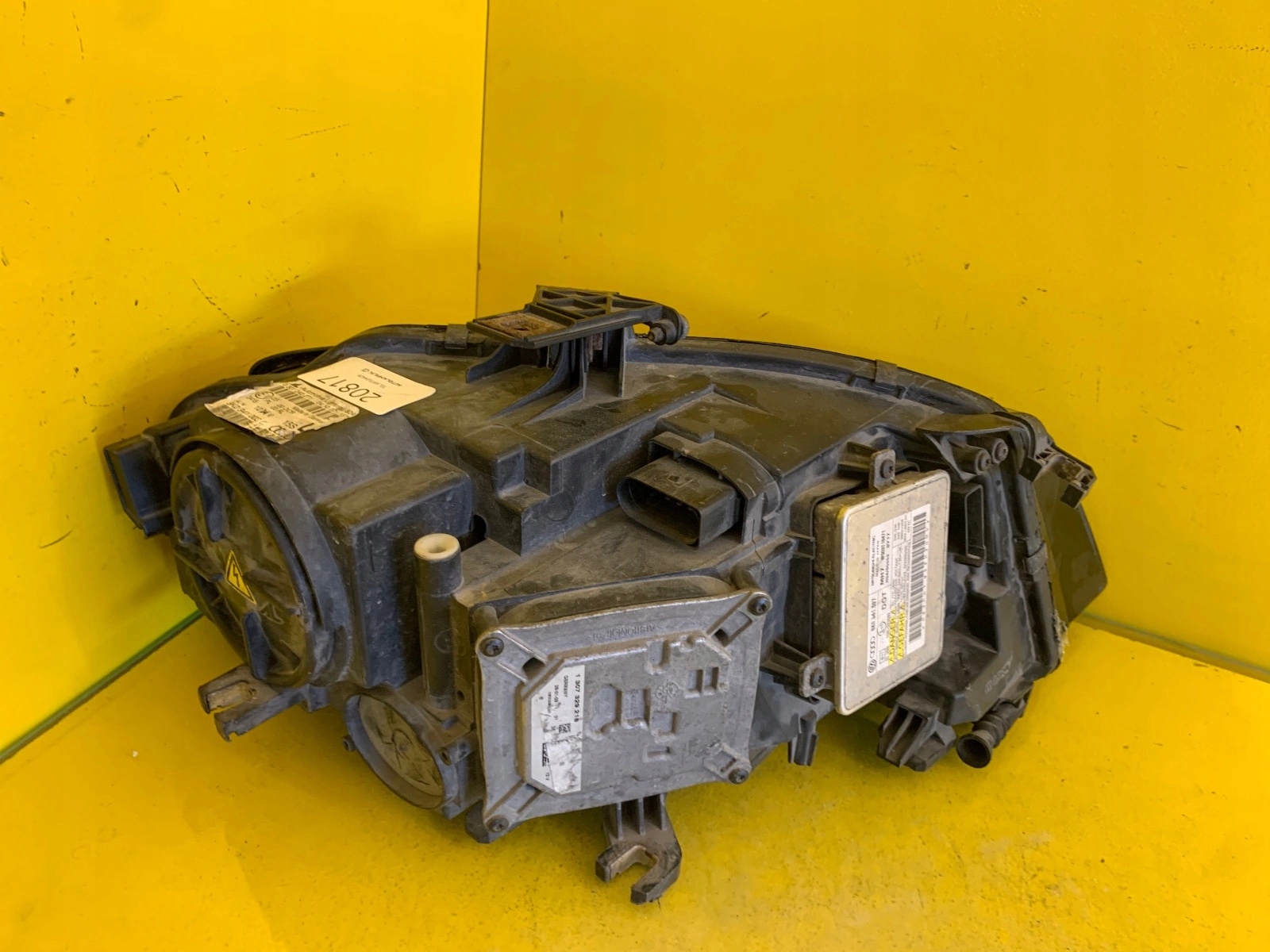 light left Audi A4 B8 8K0941003C 08-12 Bi-Xenon