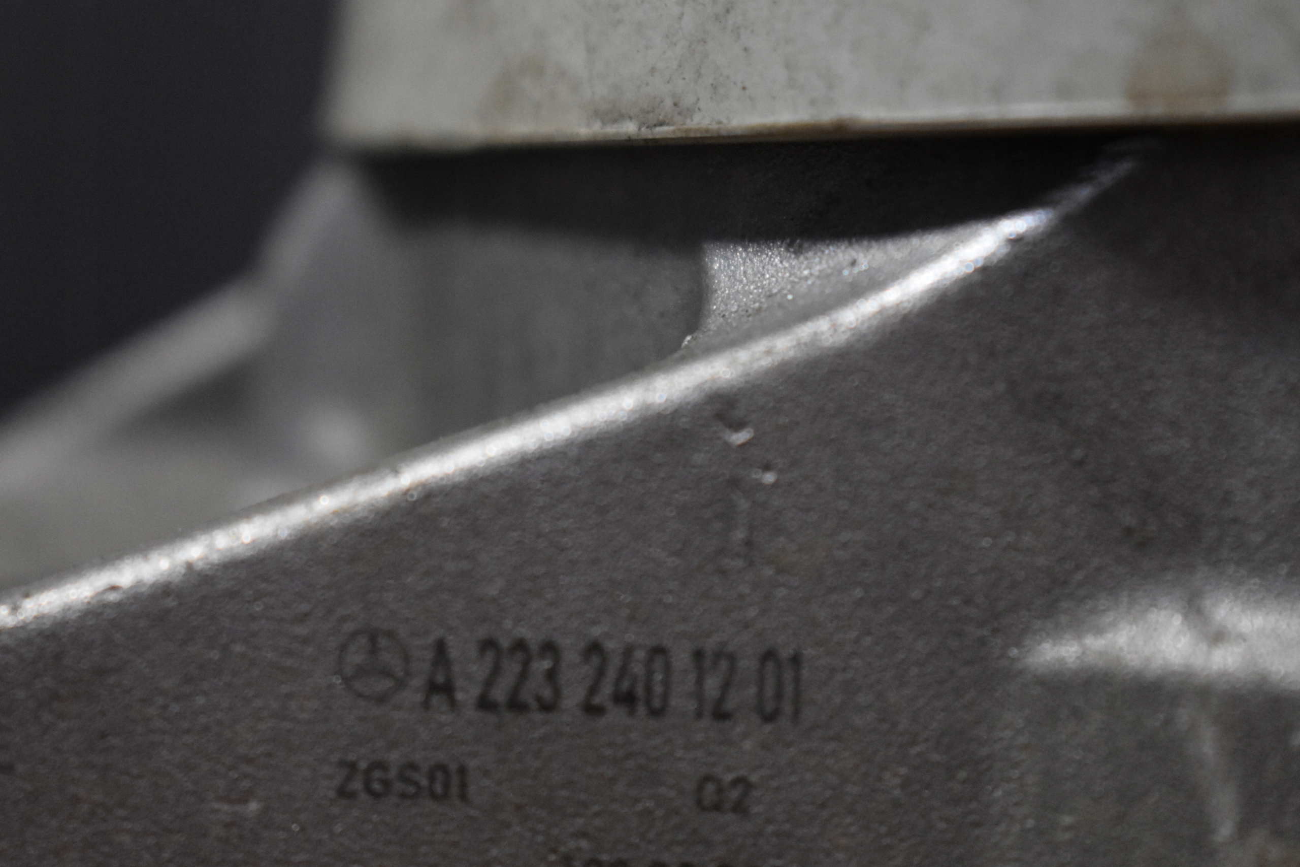 IDEALNA PODUSZKA SILNIKA LEWA MERCEDES W223 1 Numer katalogowy części A2232401201  55