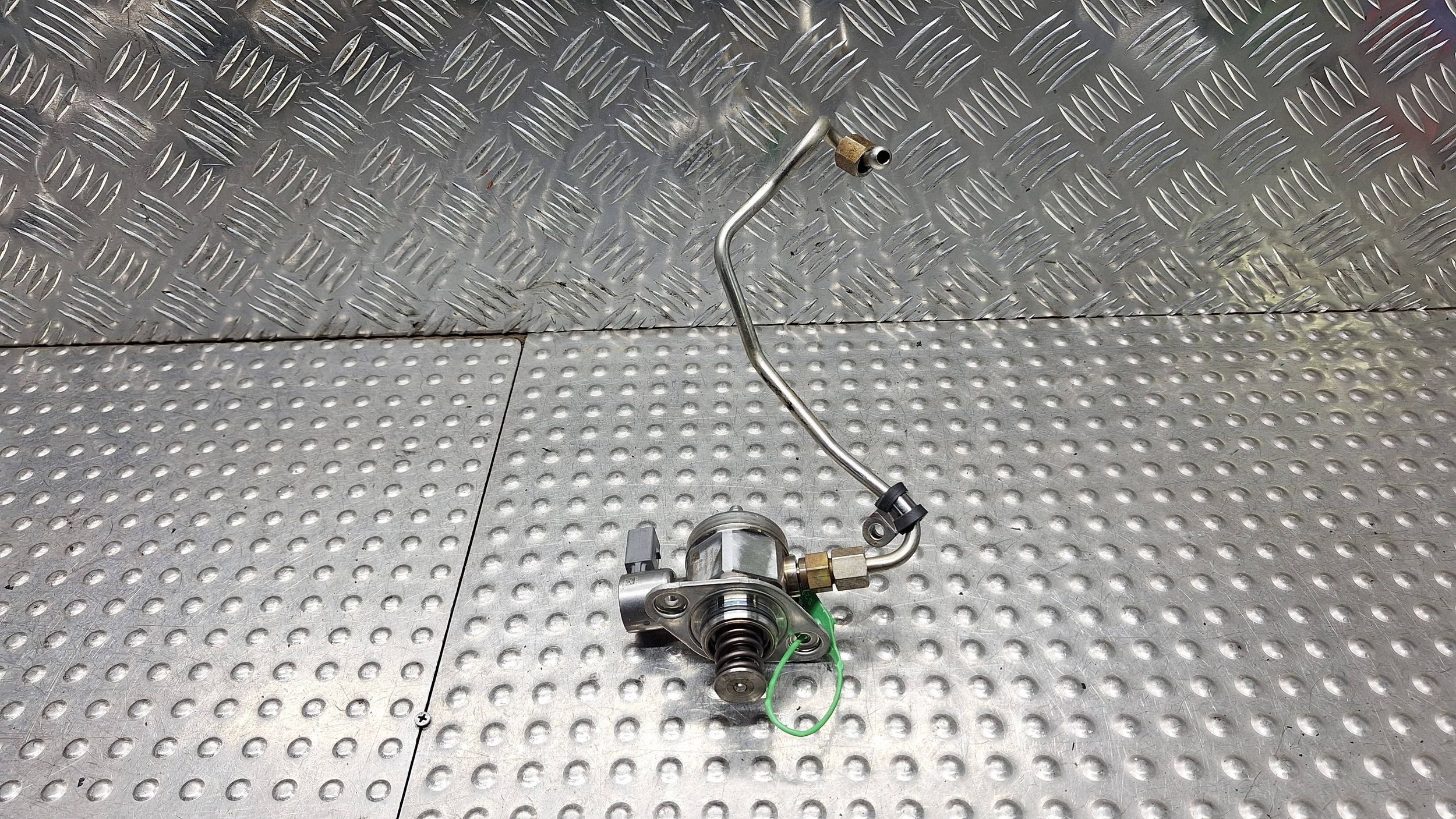 feed pump 06H127025E VW SEAT SKODA AUDI 1.8TSI