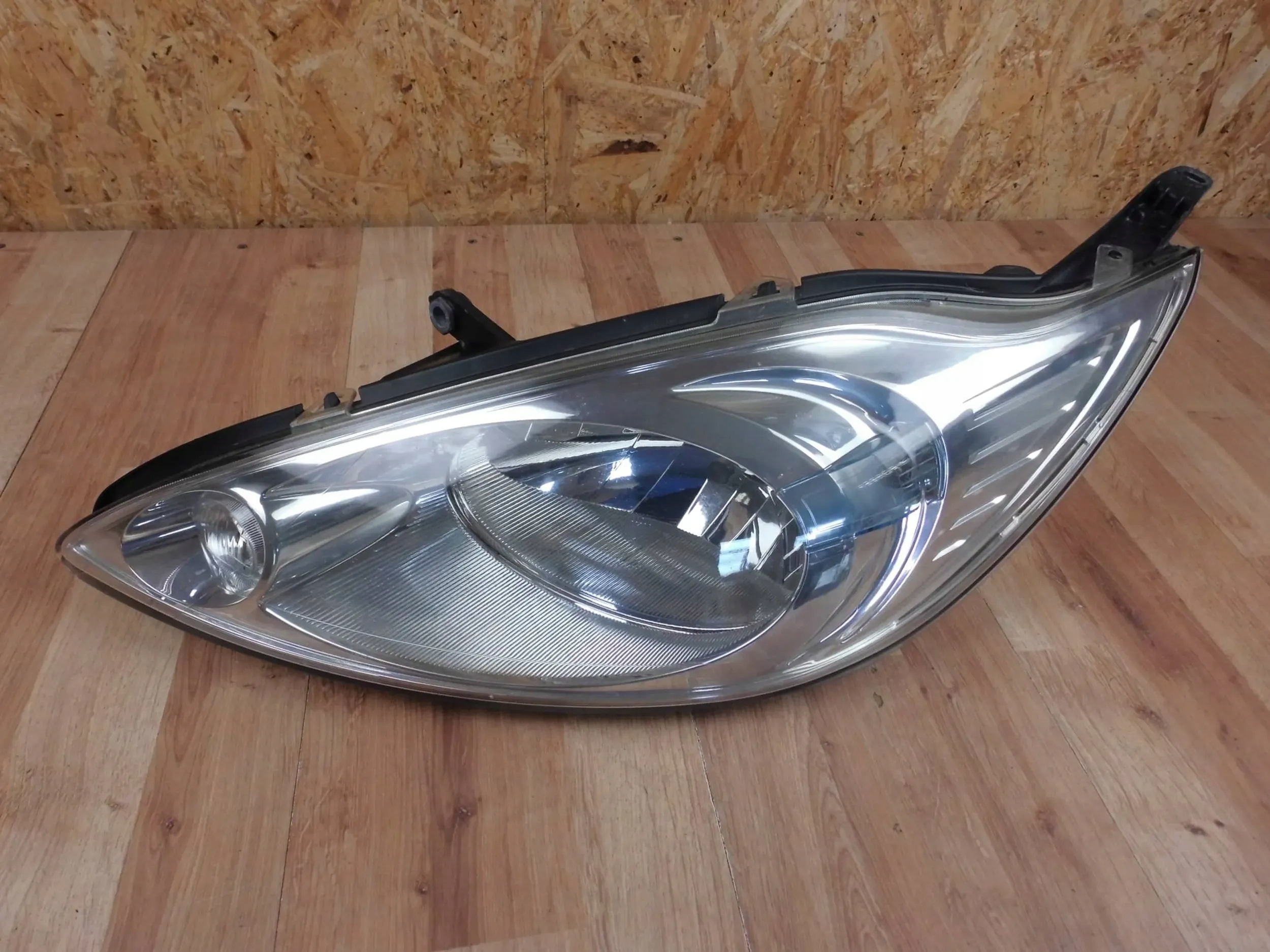 Ford Ка II Mk2 2008-2016 фара лівий перед передня ліва 45950748