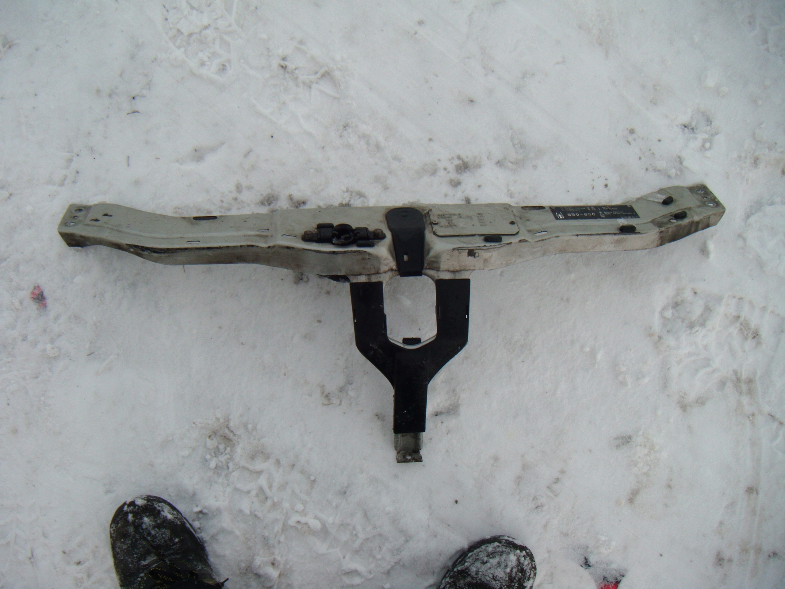 MERCEDES C KLASA W202 KOMBI 93-01 PAS PRZEDNI WZMOCNIENIE GÓRNE