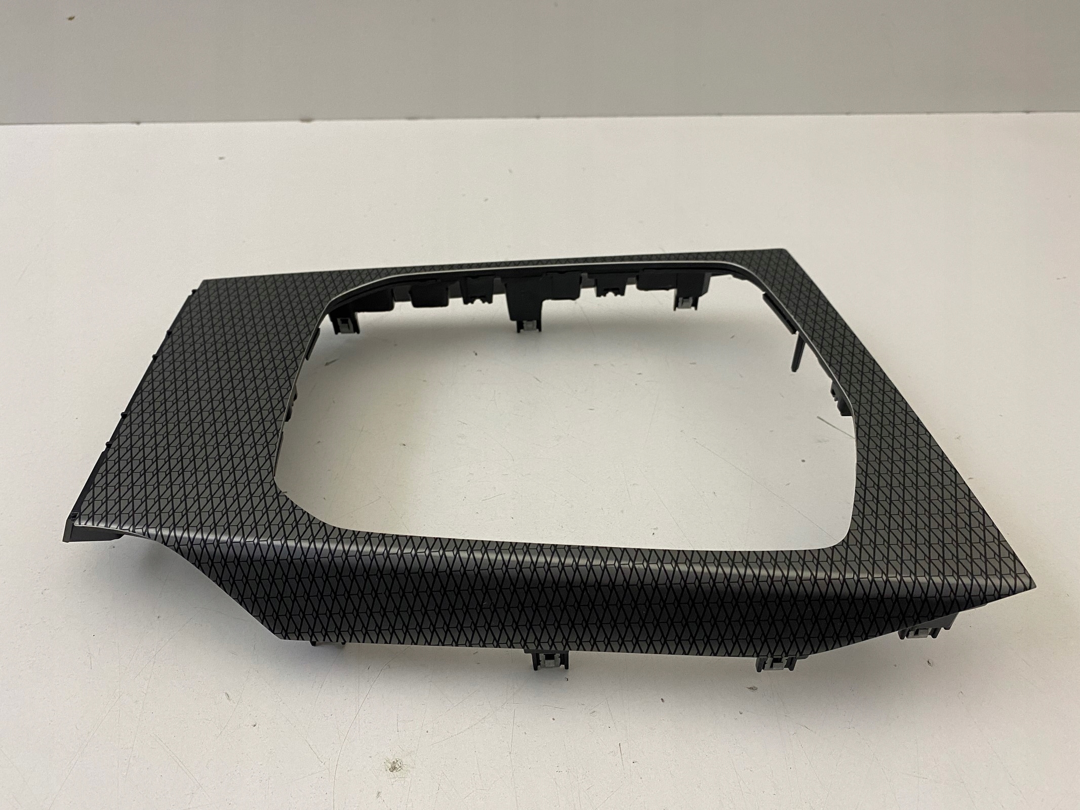 9R5A1979401 - BMW G20 G21 LIFT рамка декор центральної консолі 22-