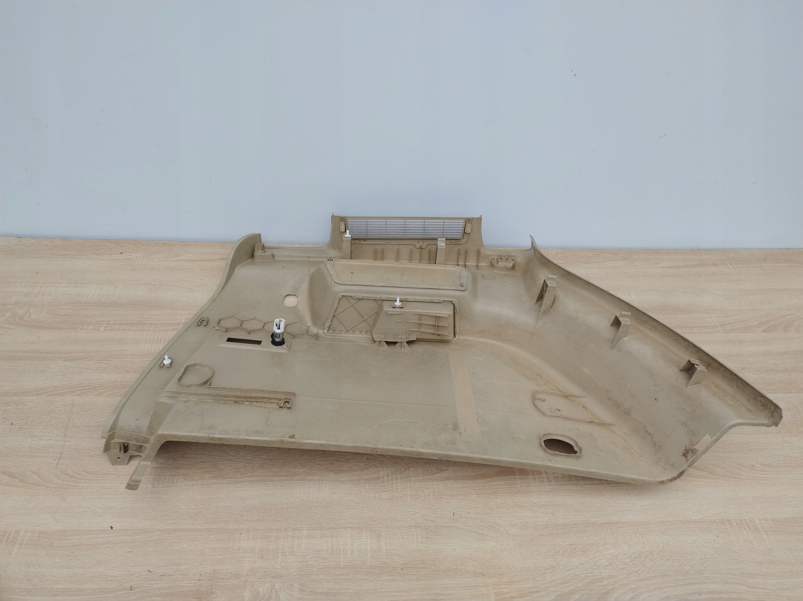 VW TOURAN right boot upholstery rear part 1T0867036 RO18A