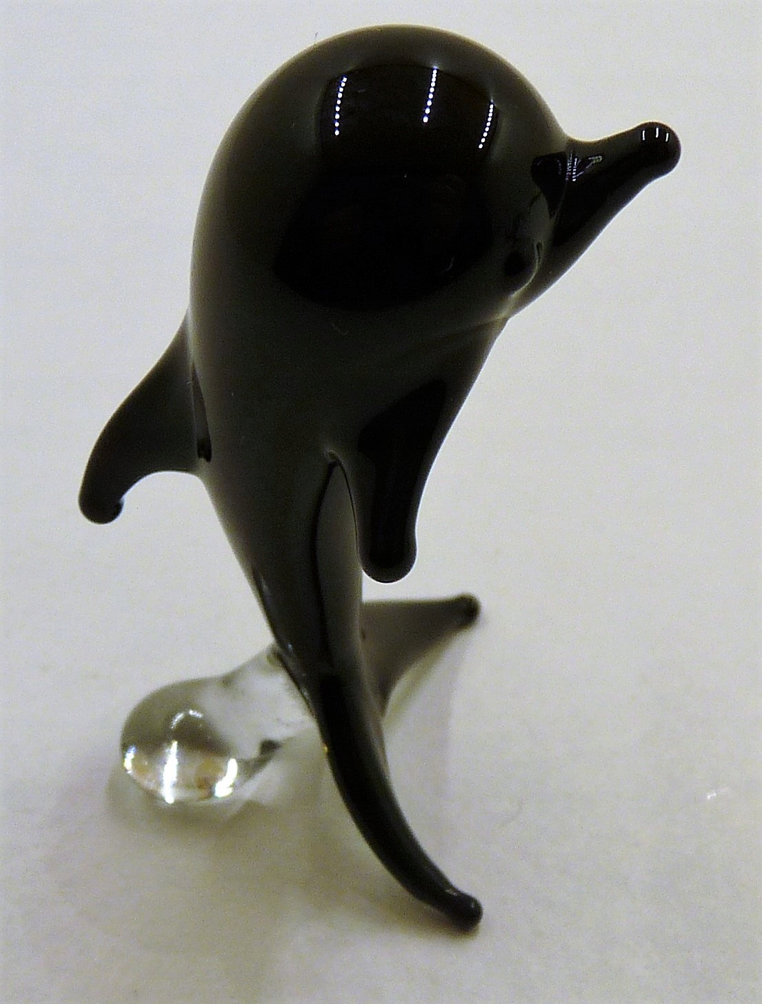 Figurka szklana Delfin Czarny Fs średnia