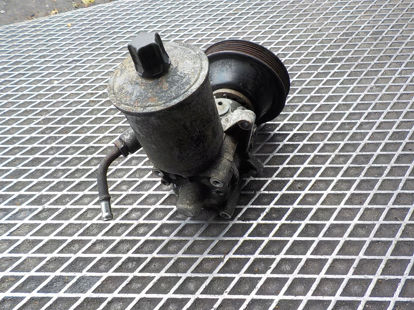 MERCEDES-BENZ W124 3.0 B servo pump 1244601580