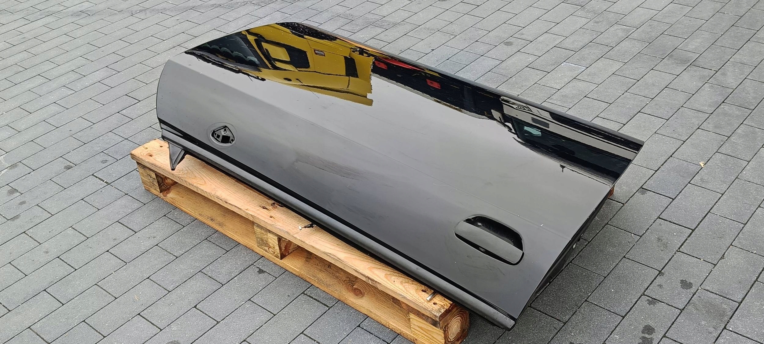 door right complete window Dodge Challenger 2015