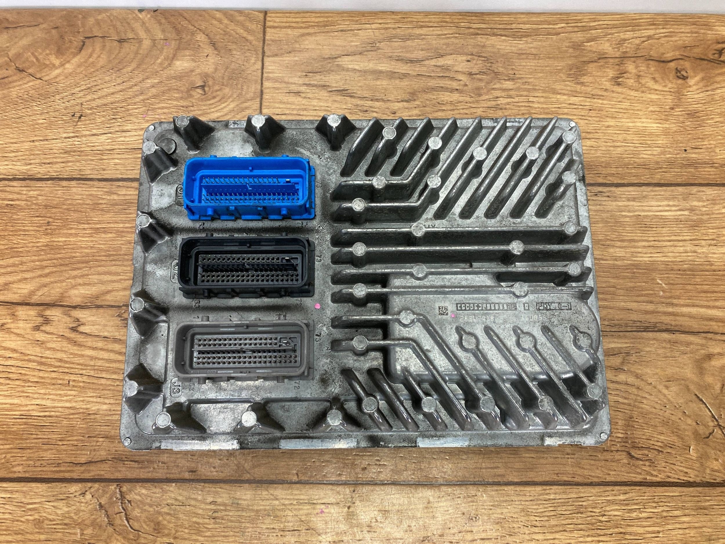 control unit ECU of the engine Cadillac Escalade IV 2015+