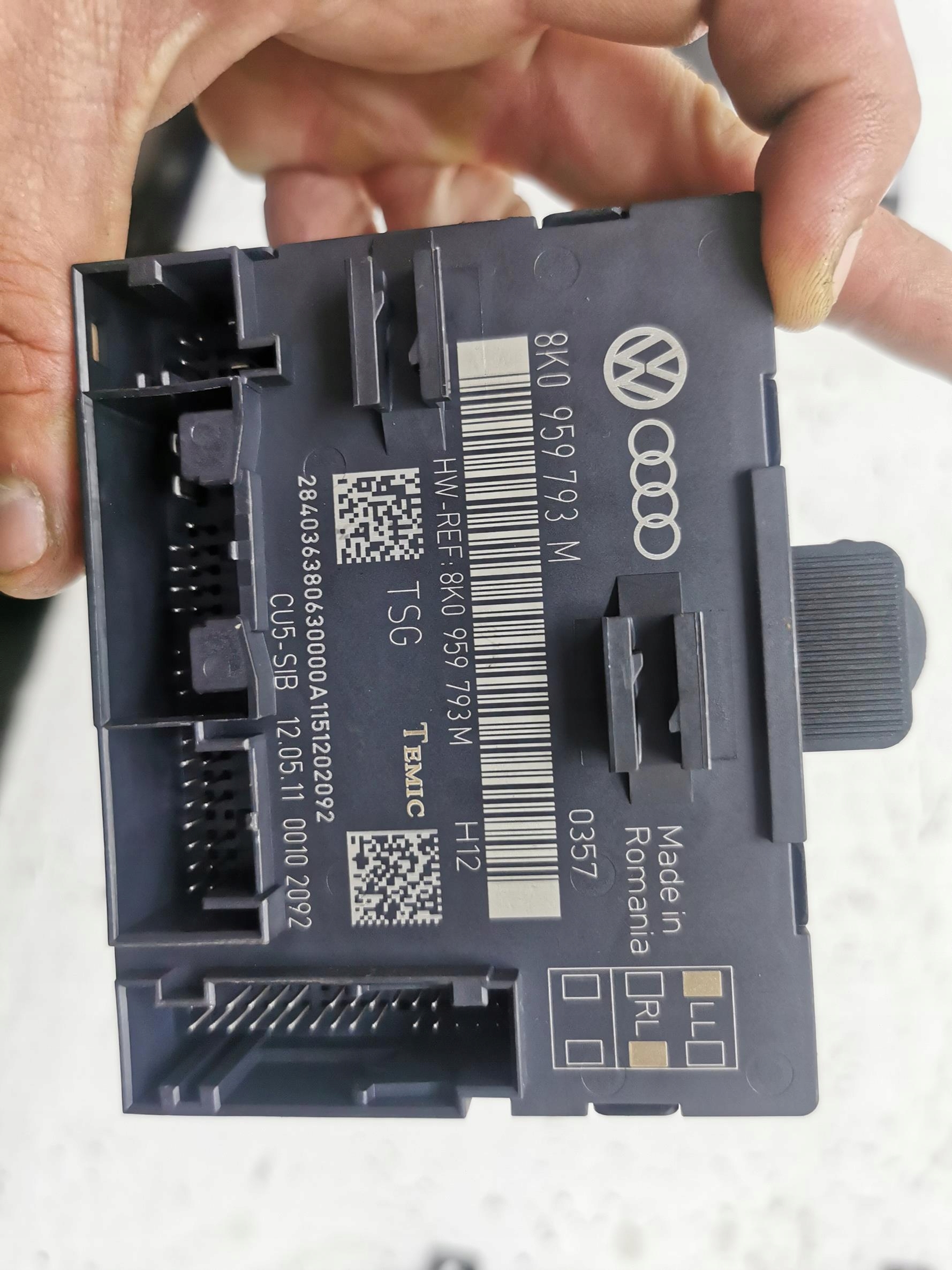 module door left front AUDI A4 B8 8K0959793M 07-15
