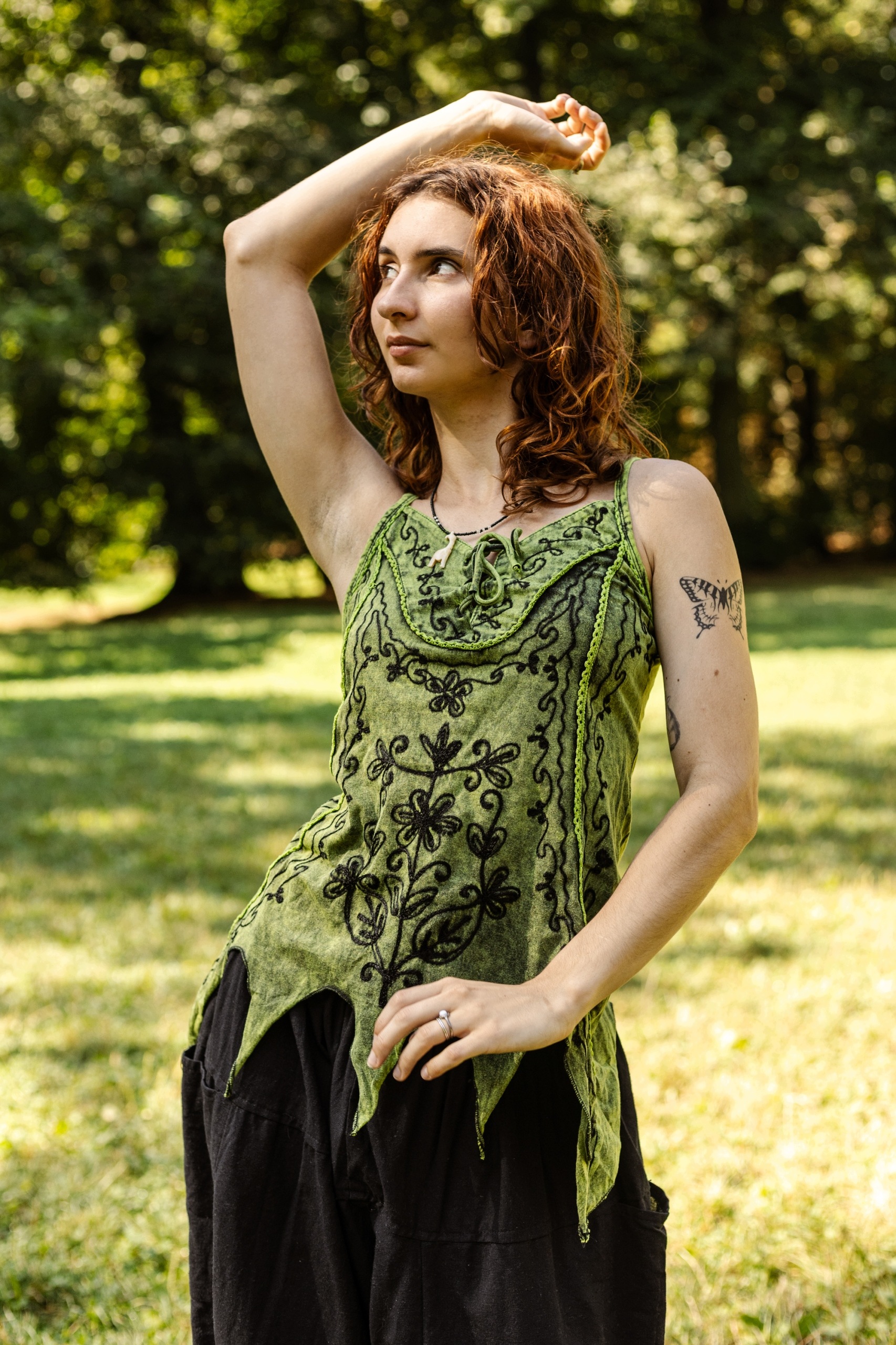 zelená elfská Top alternativní vyšívaná halenka se zavazováním boho hippie
