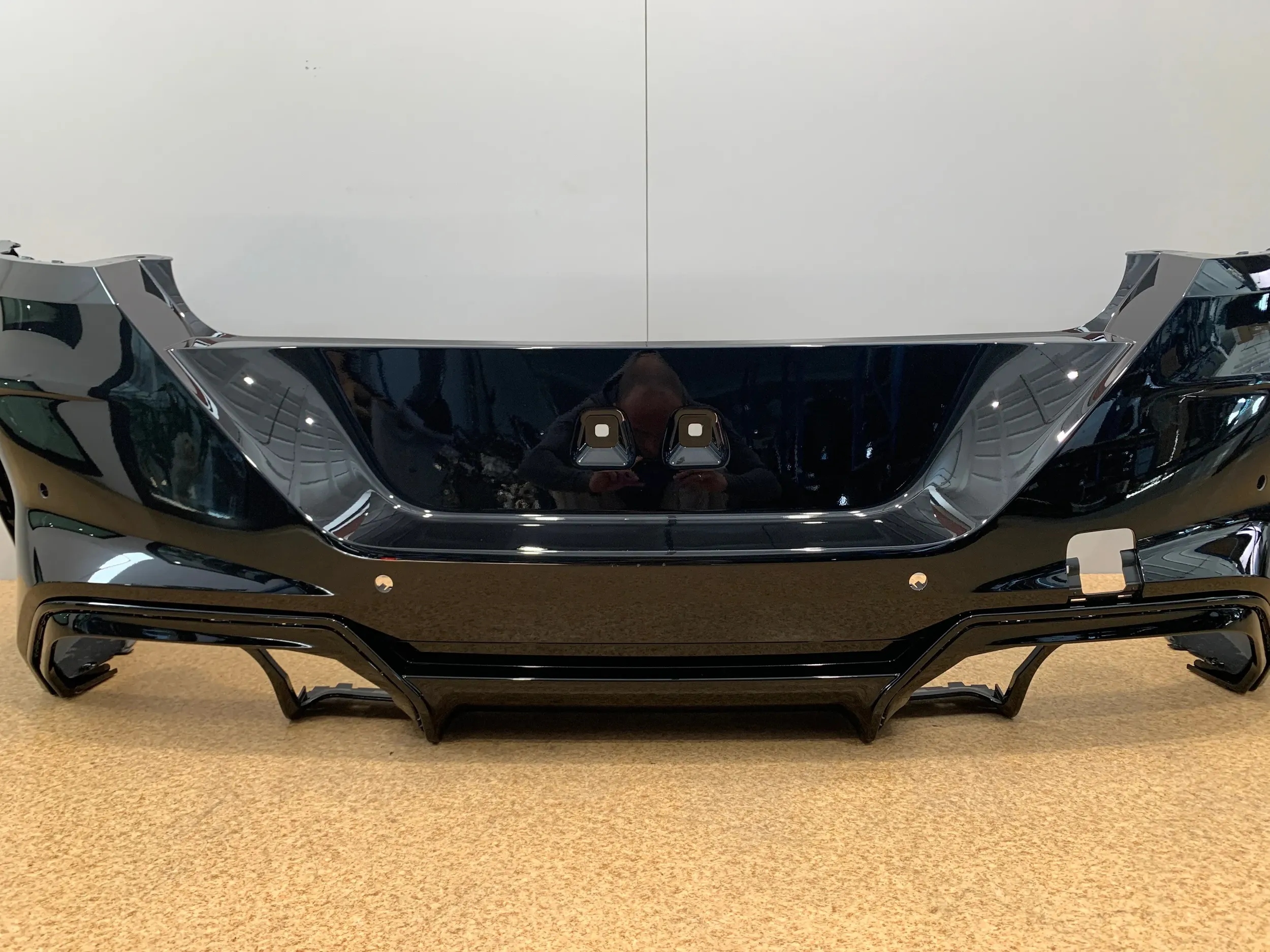 BMW M8 F91 ZDERZAK TYL TYLNY KOLOR 475 Numer katalogowy części FIM4258