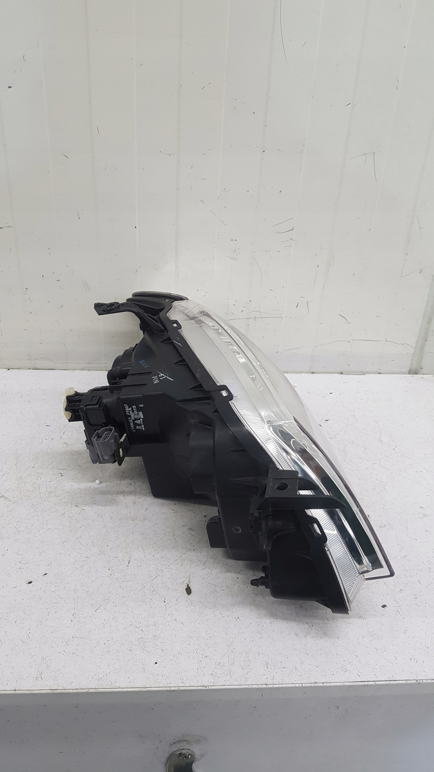 light left front MAZDA 323 F
