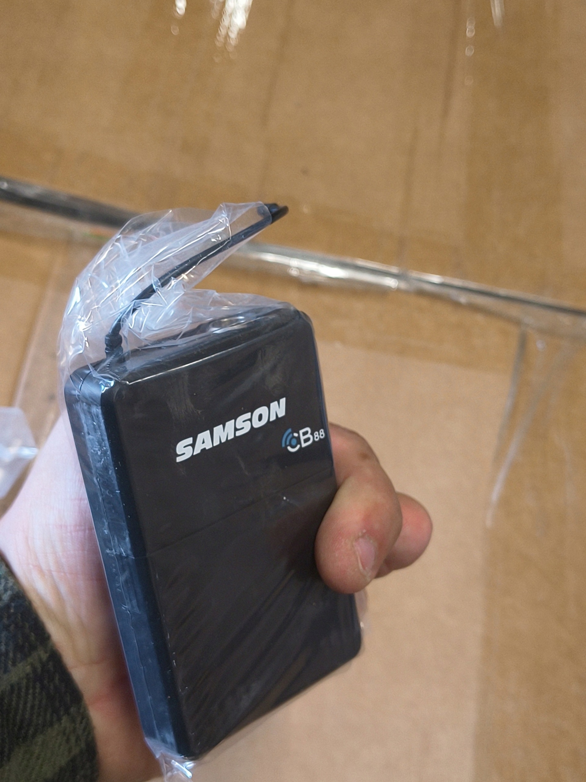 Samson bezprzewodowy nadajnik bodypack do mikrofonu CB88 — zdjęcie 4