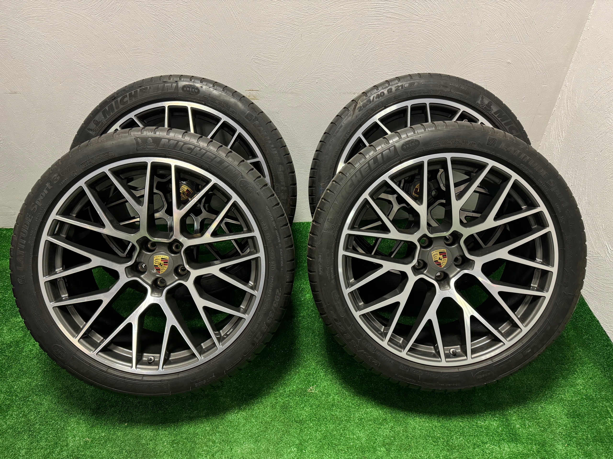 PORSCHE MACAN R21 RS ПАВУК + шини МІШЛЕН