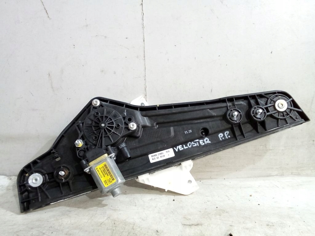 Hyundai Veloster and window regulator right front elektr 82402-2V000