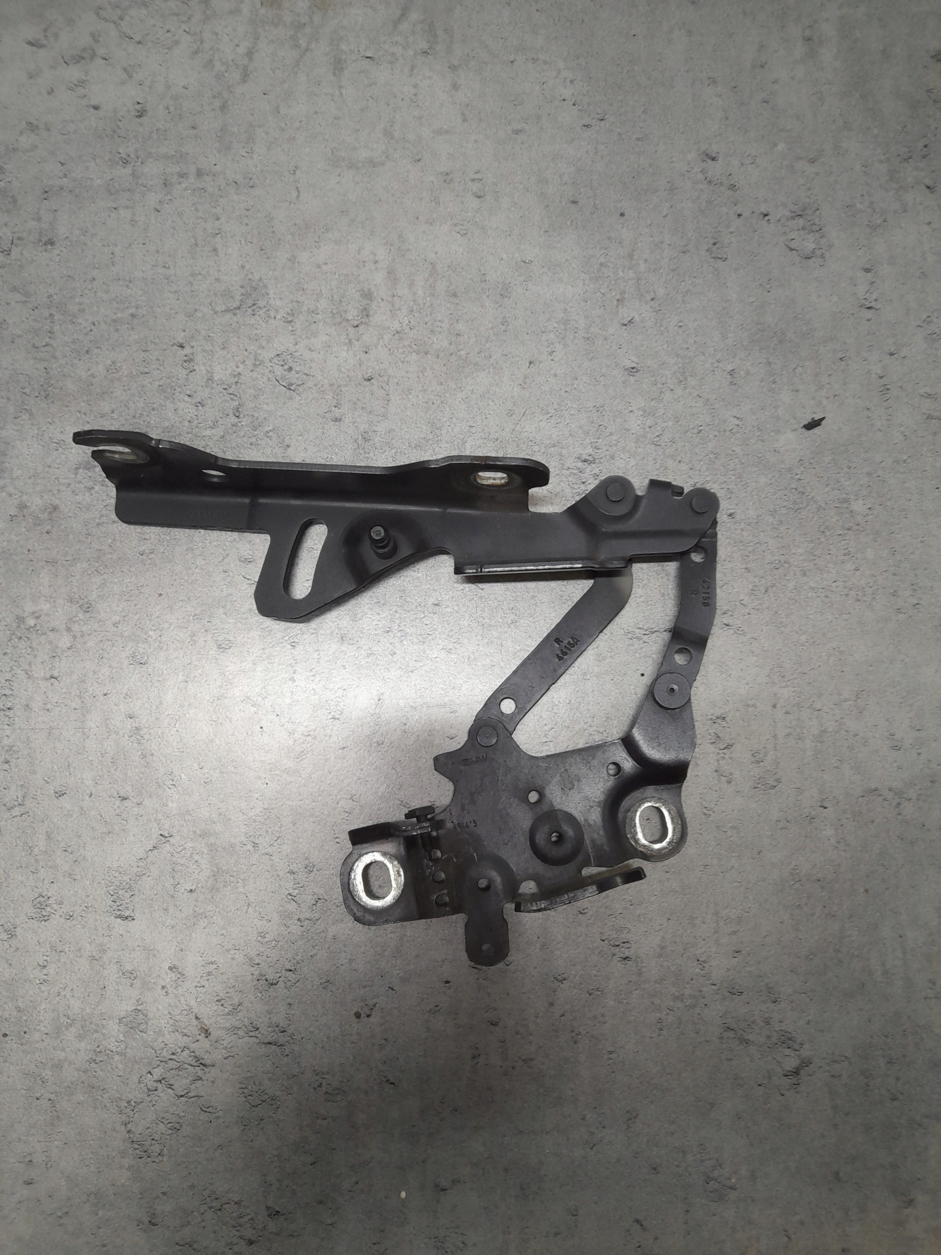 7336700 - Петля капота права передня BMW F20