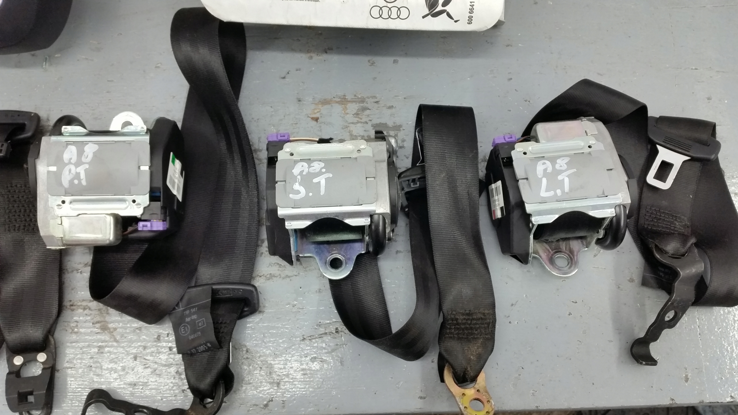 шлейф Подушки Audi OE 4DO951543