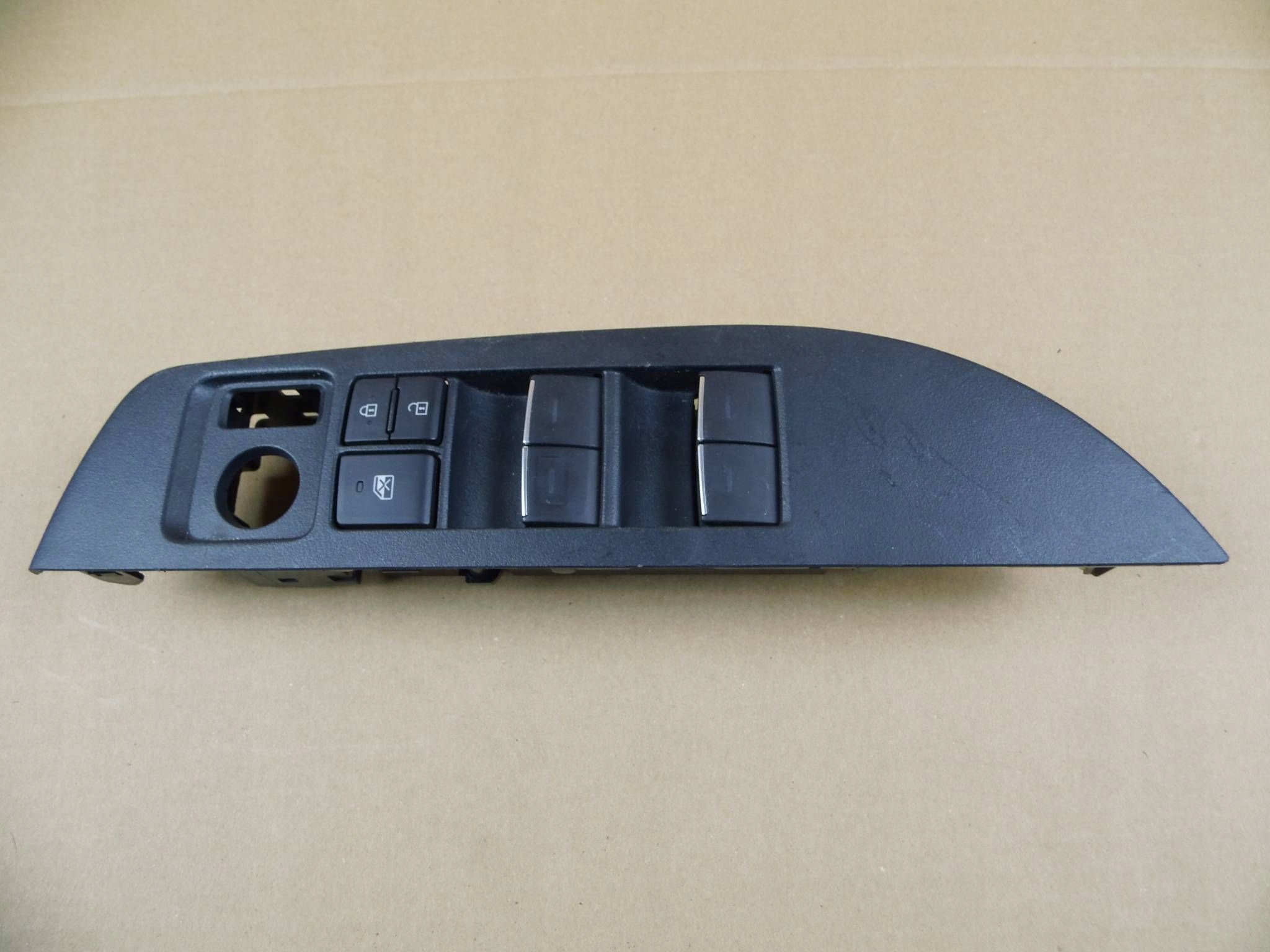 Toyota Corolla XII E21 panel window control switch left front front 8404002160