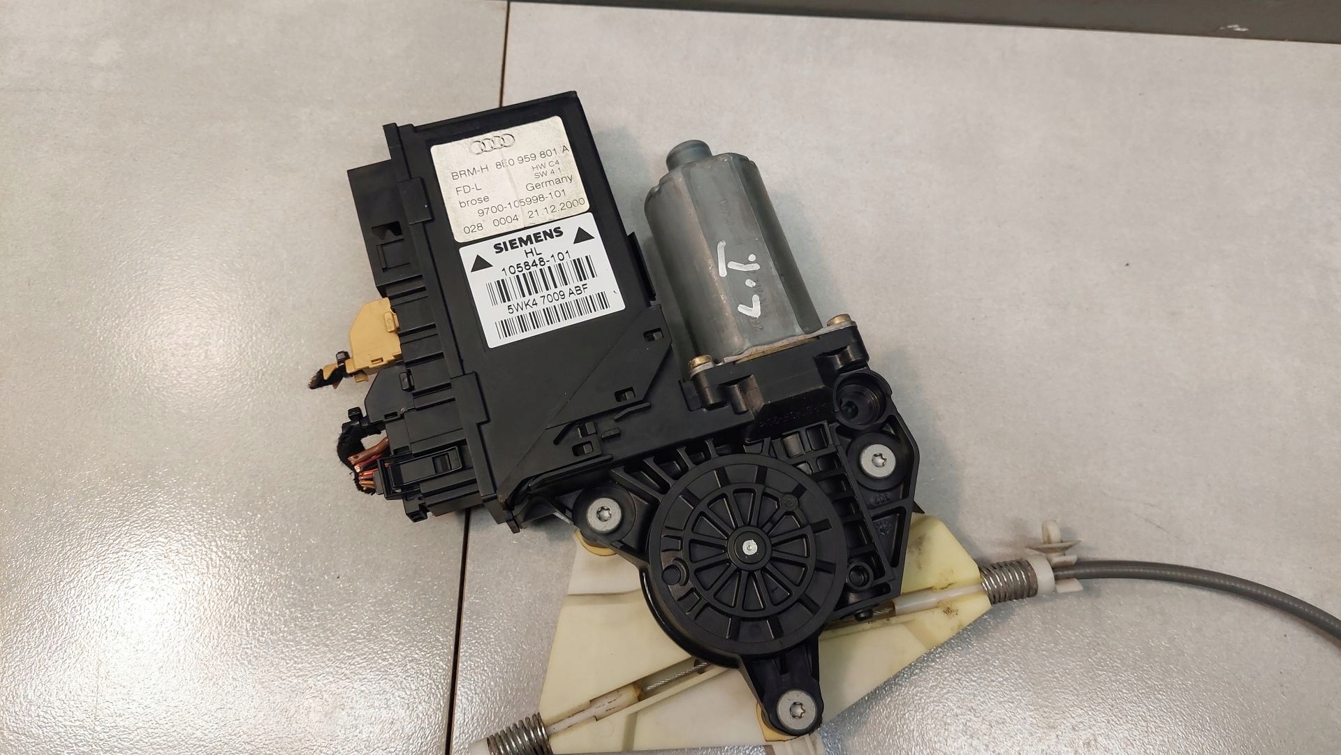 window regulator left rear part AUDI A4 B6 8E0959801A