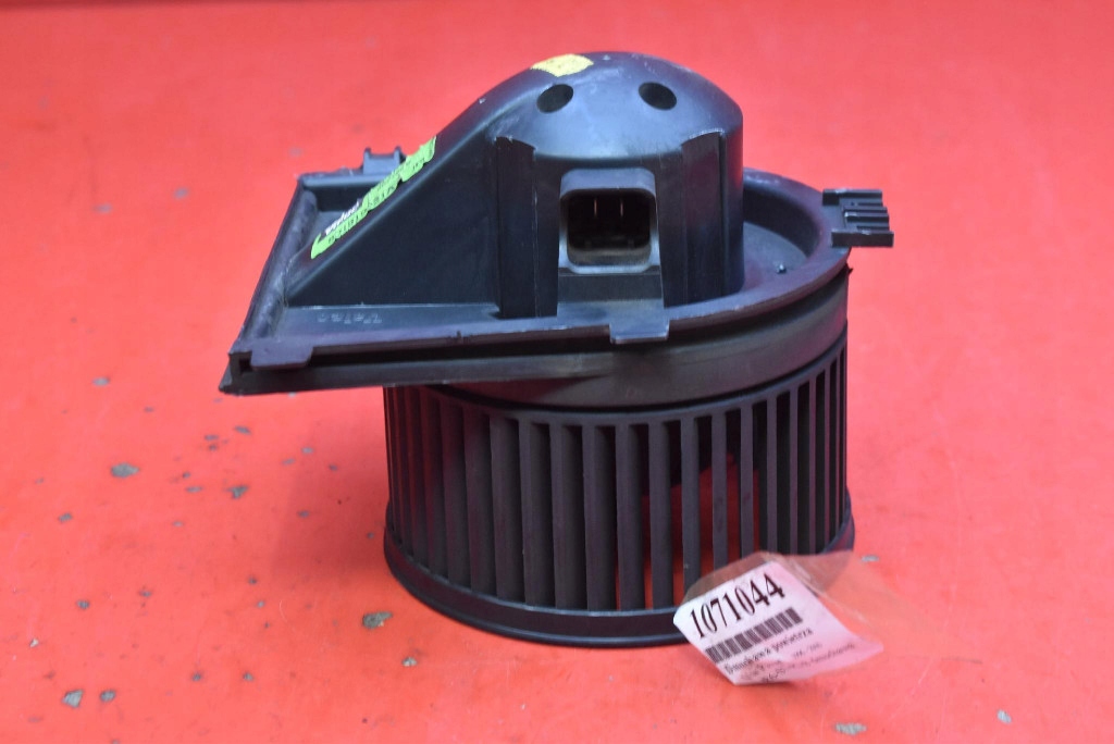 tOPENÍ ventilátor klími EU 8D1819021A VW PASSAT B5 96-00