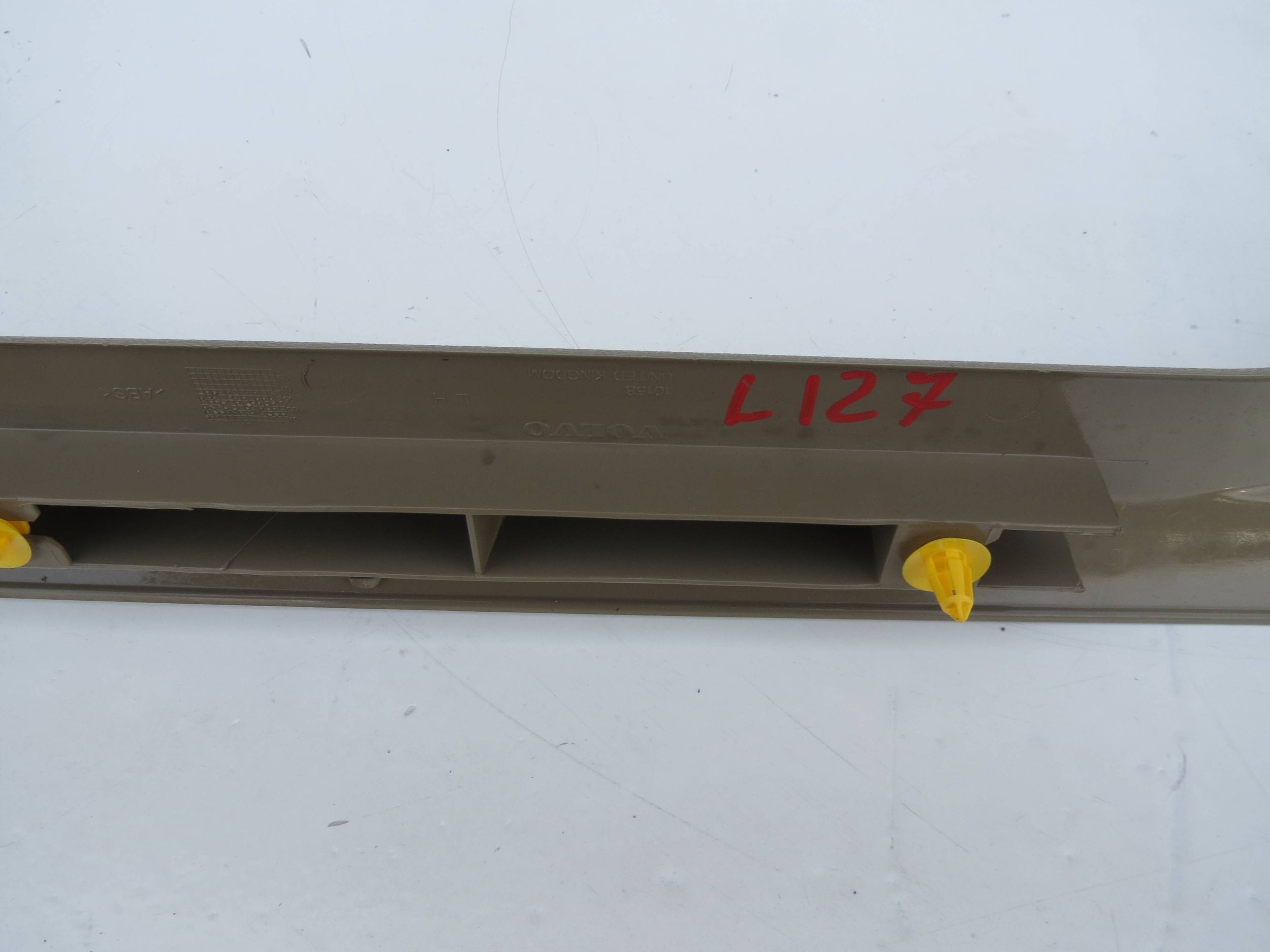 cap cover of the threshold left VOLVO XC90 4.4 V8