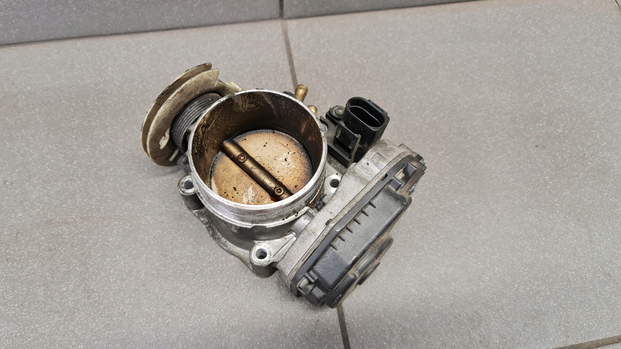 ДРОССЕЛЬНАЯ ЗАСЛОНКА Audi A6 C5 2.4 078133063AM