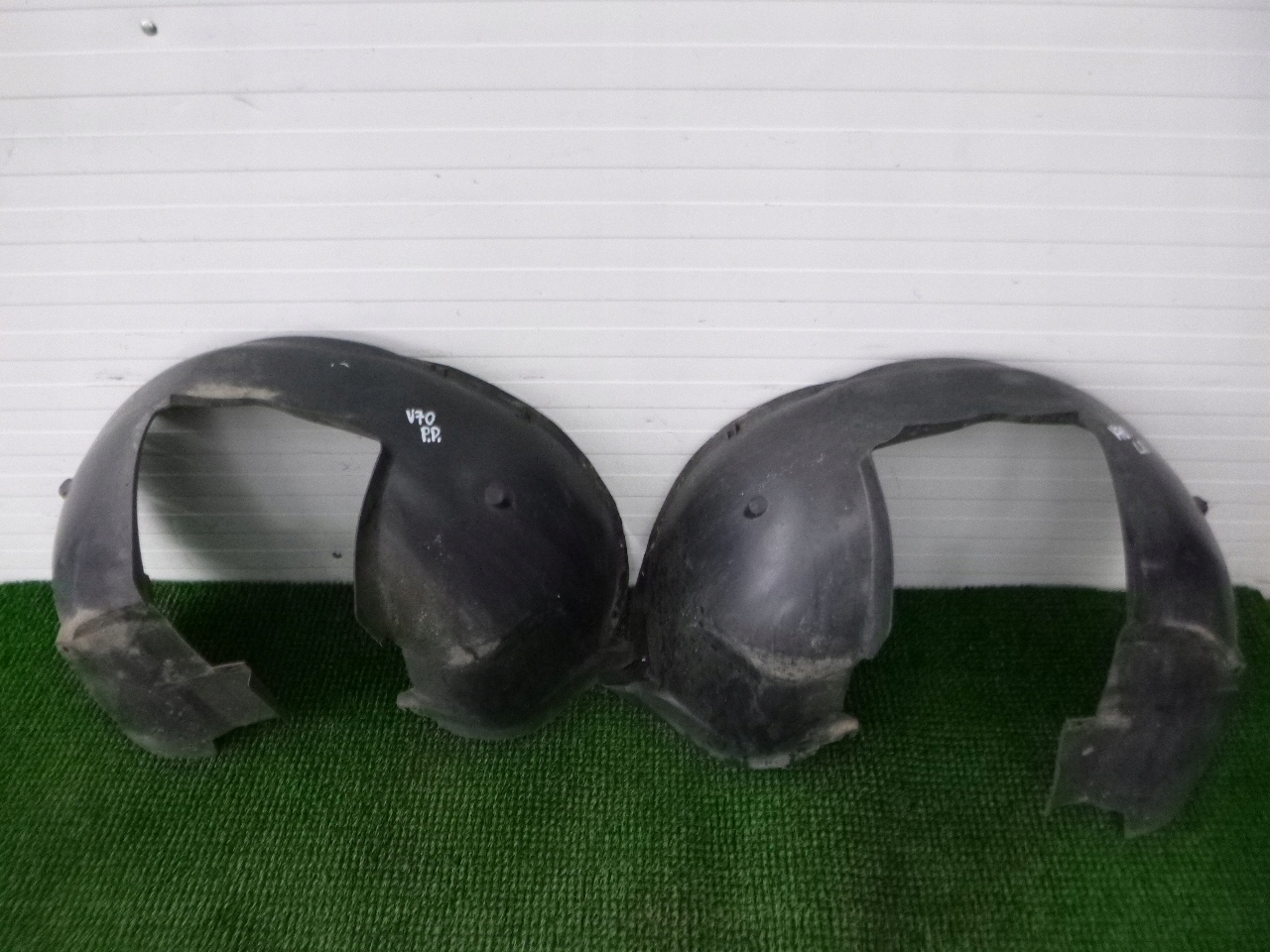 VOLVO V70 LIFT 04-07 mudguard front right left