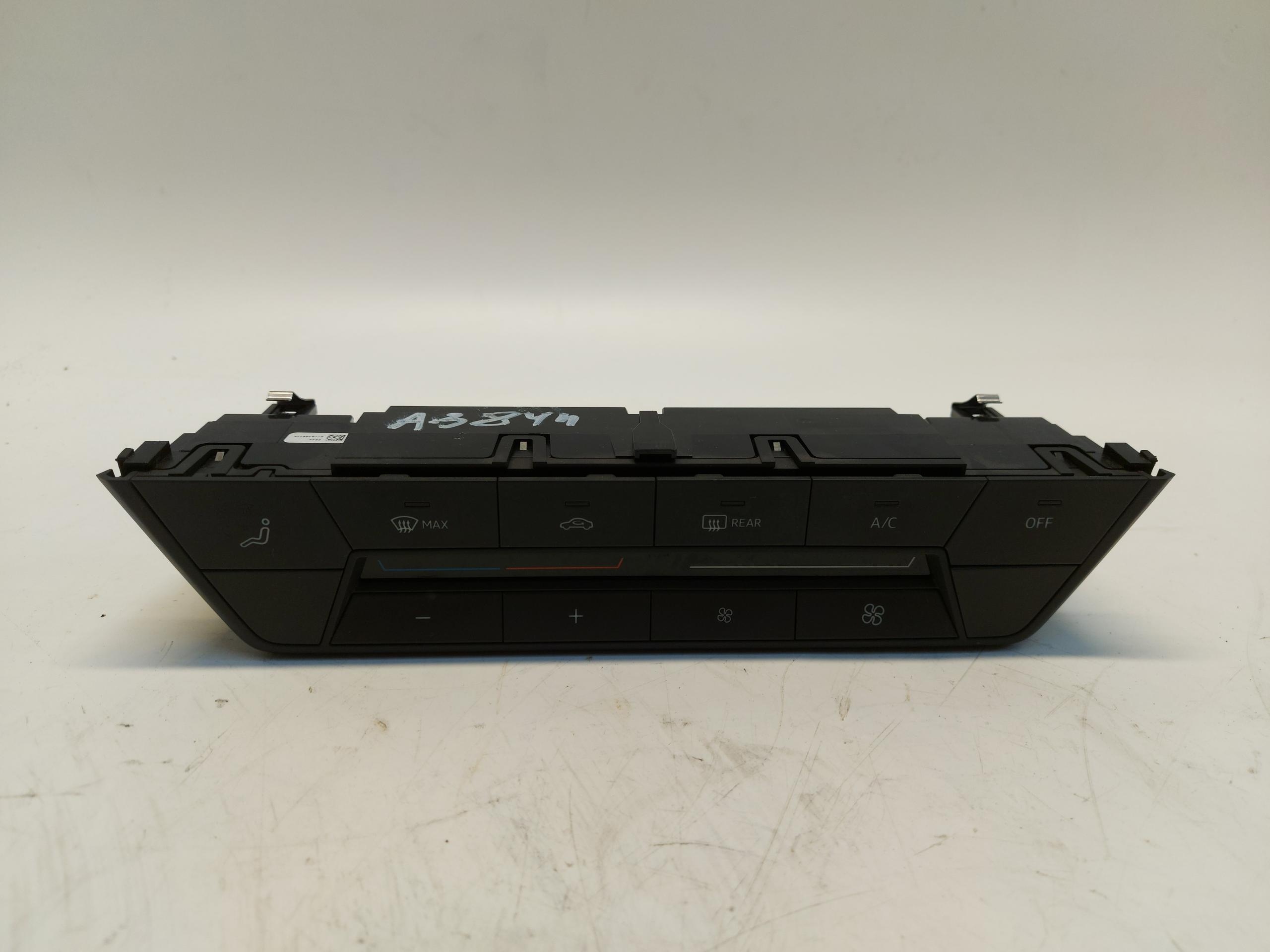 Audi A3 8Y4 HB 5D PANEL klimatizaci 8Y0820047