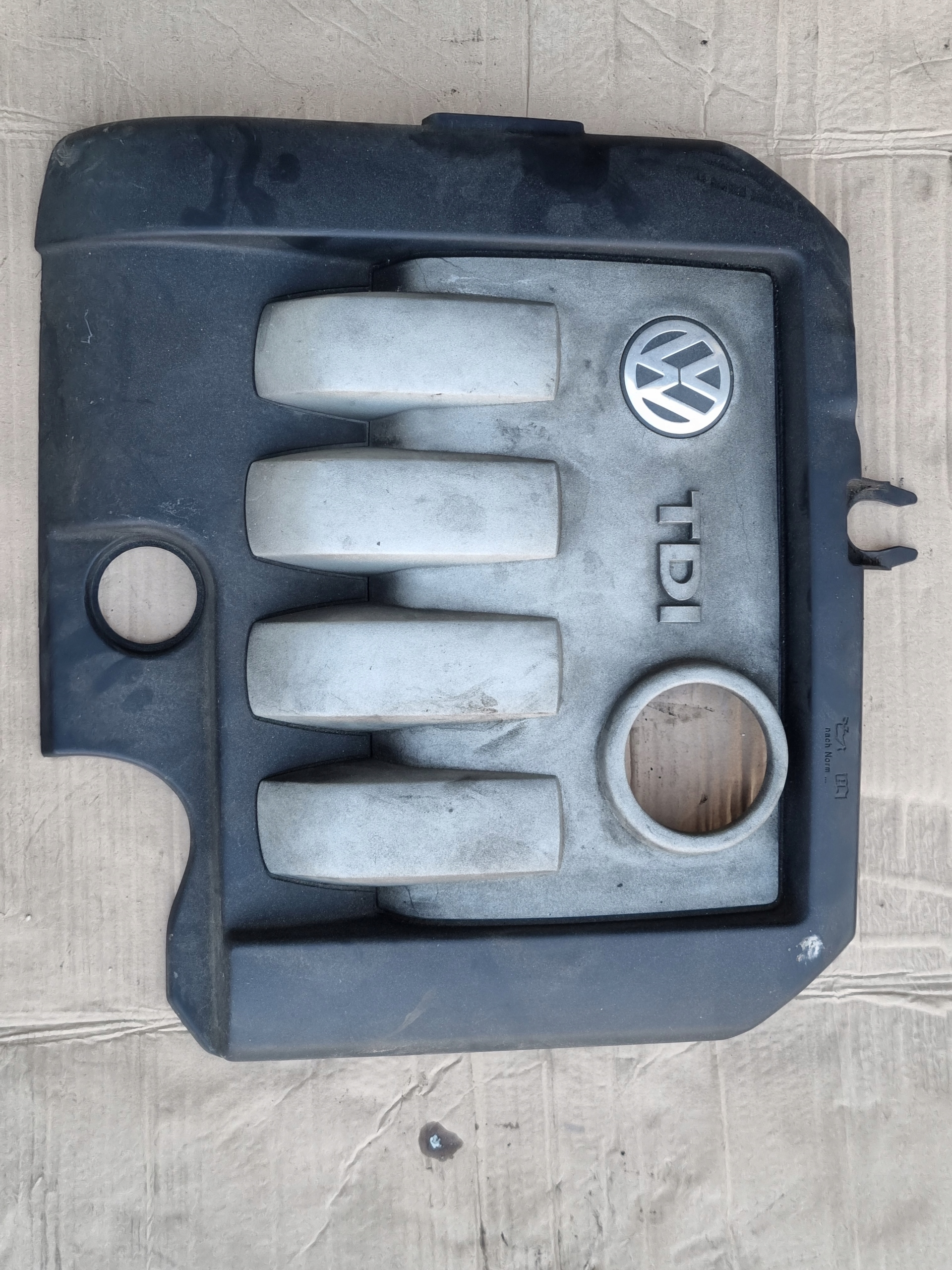 Volkswagen защита крышка двигателя верх. 03g103925