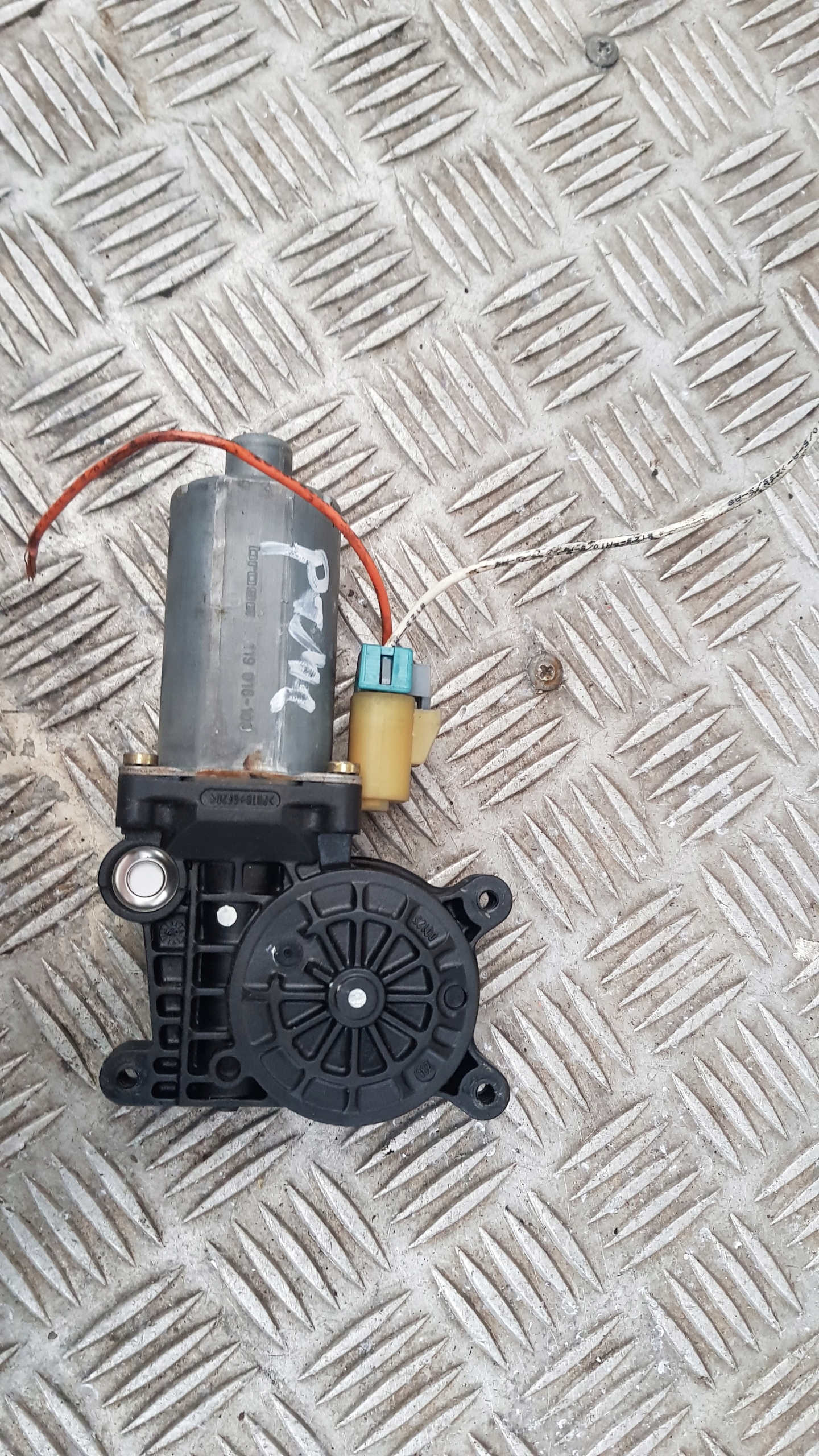 MERCEDES ML W163 mini motor windows right rear part 9137041093