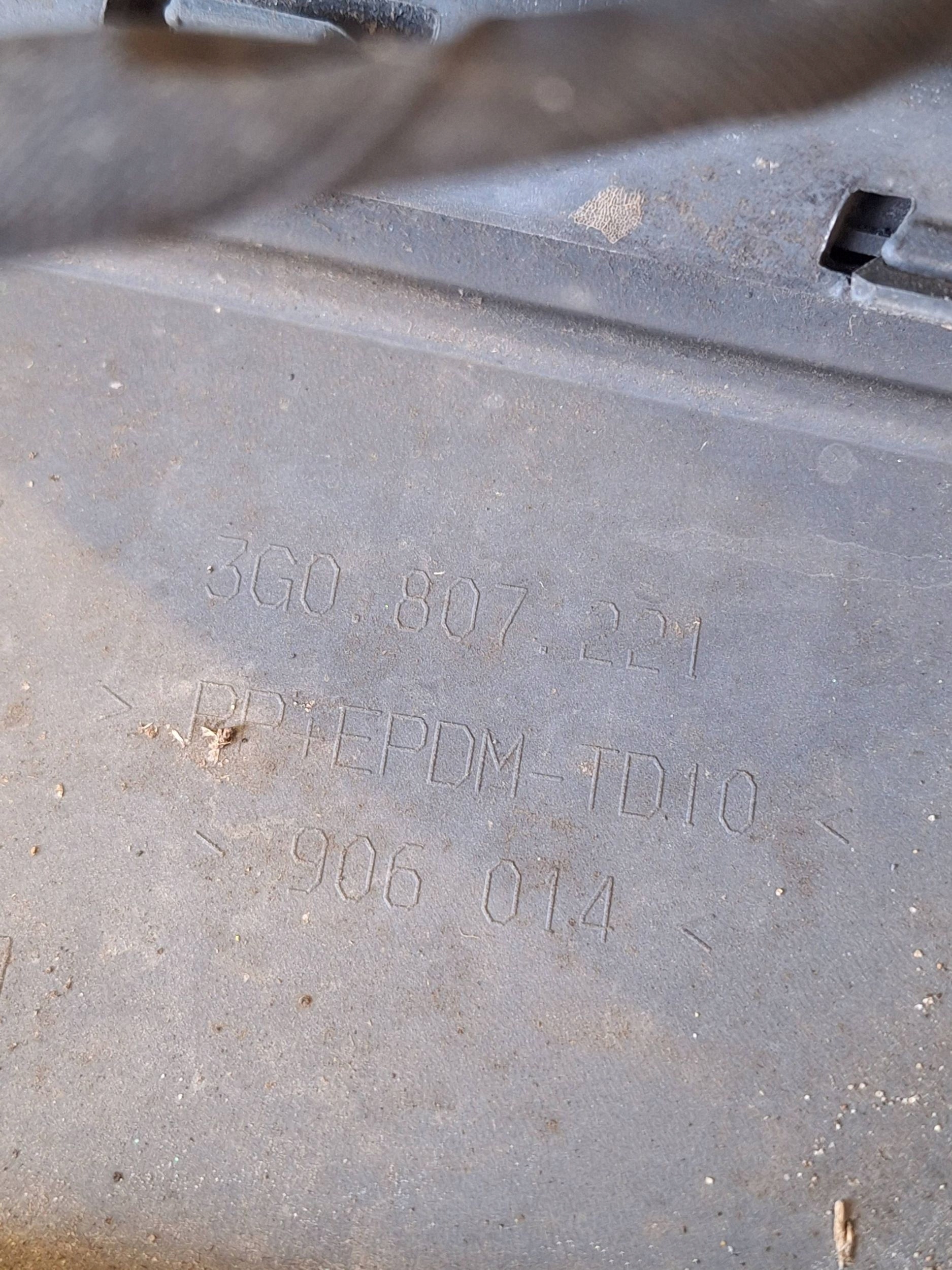 VOLKSWAGEN PASSAT B8 14-19 bumper 3G0807221