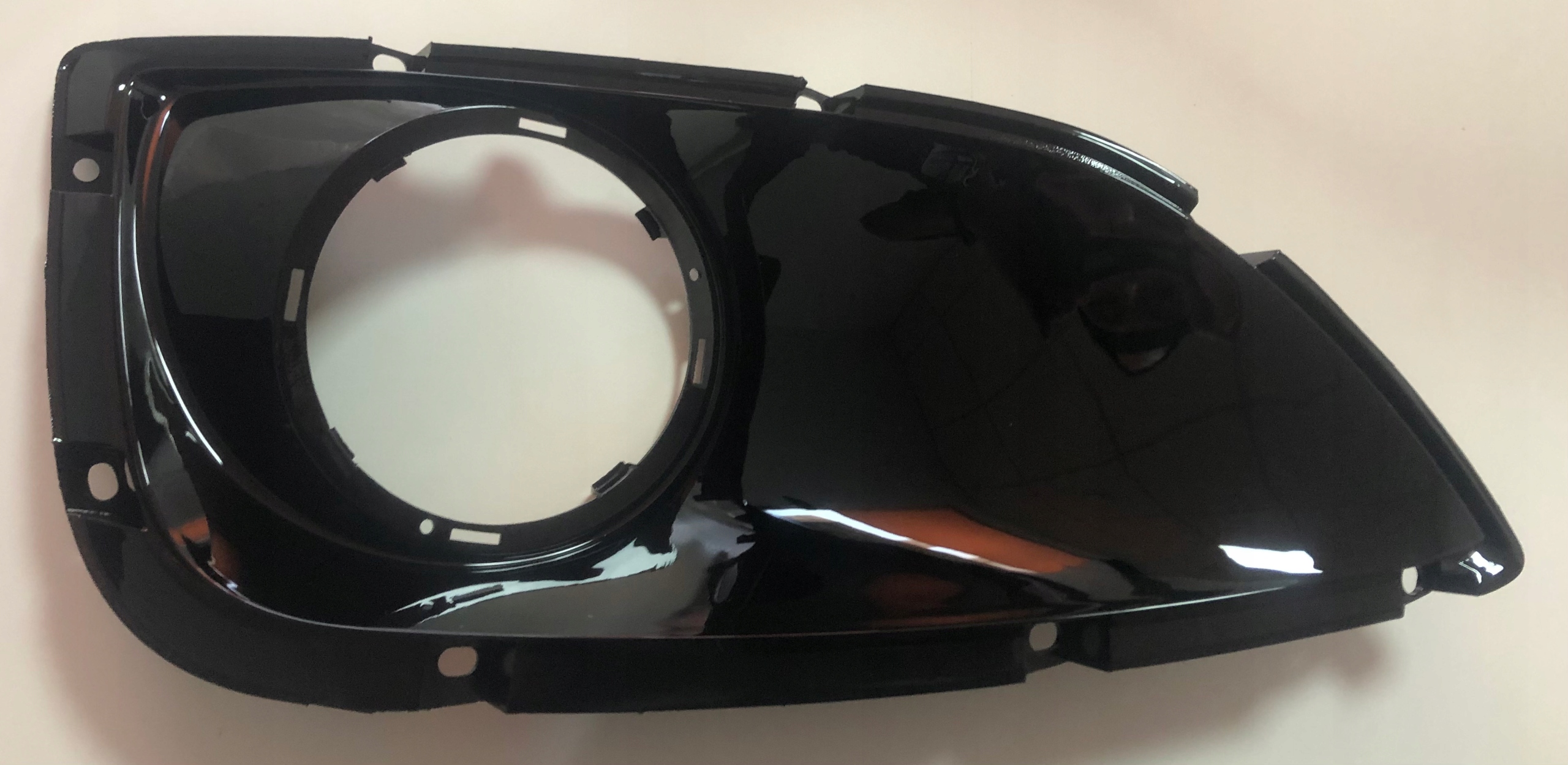 HYUNDAI OE 865852Y000 IX35 KRATKA HALOGENU L NOWA