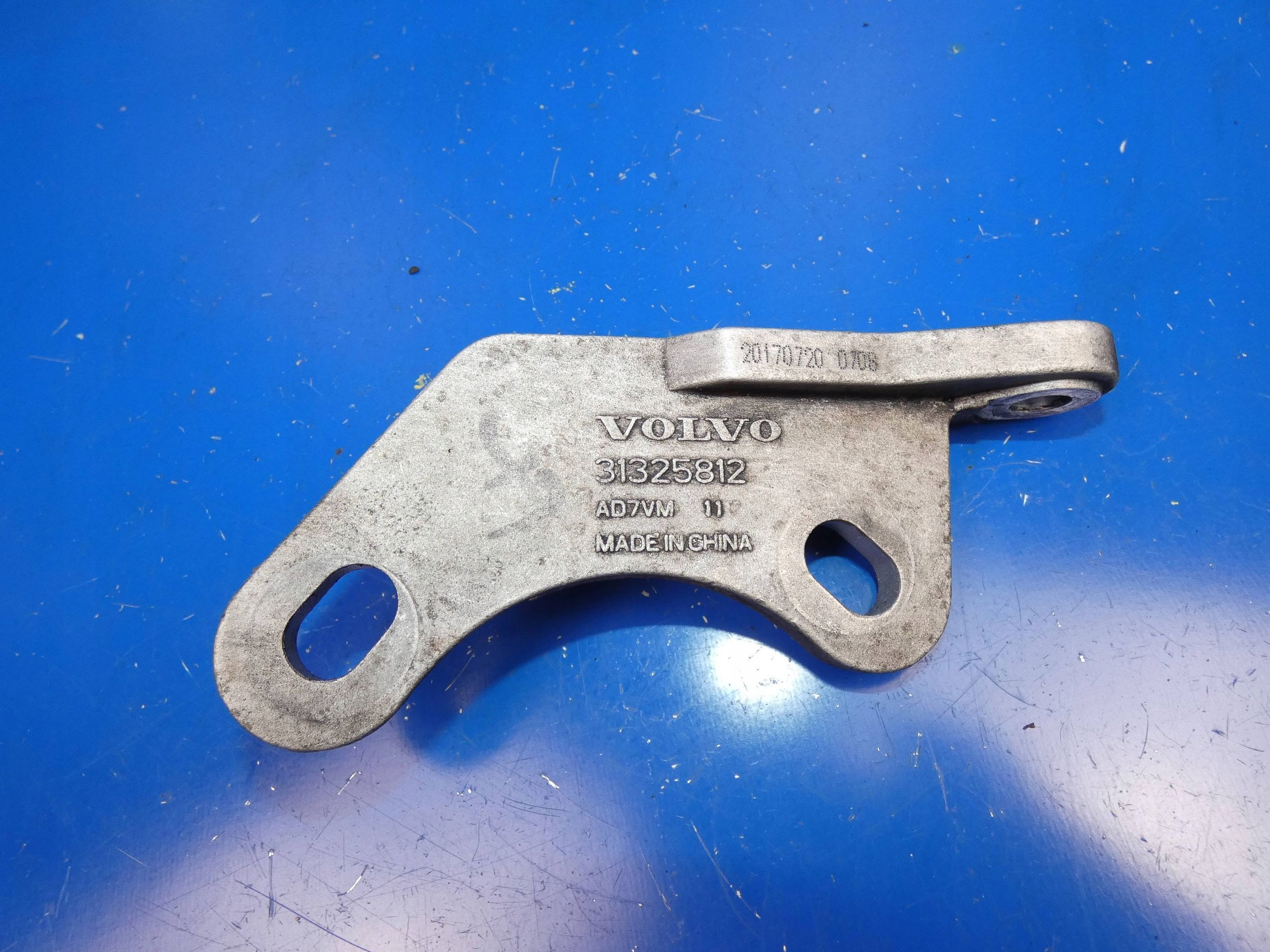 VOLVO XC60 II XC60 II V90 II WPORNIK Support Support Support plaque