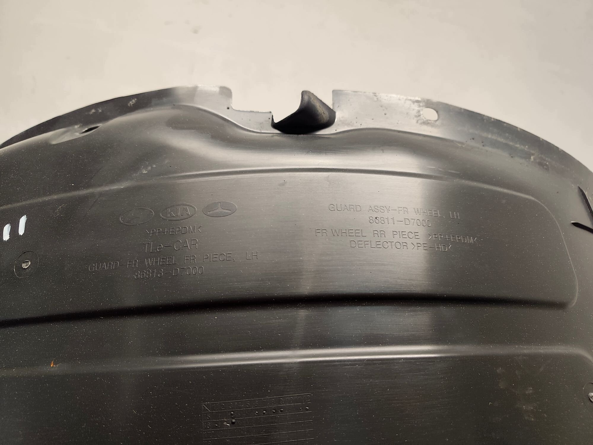 mudguard left front HYUNDAI TUCSON II 15-18 86813-D7000