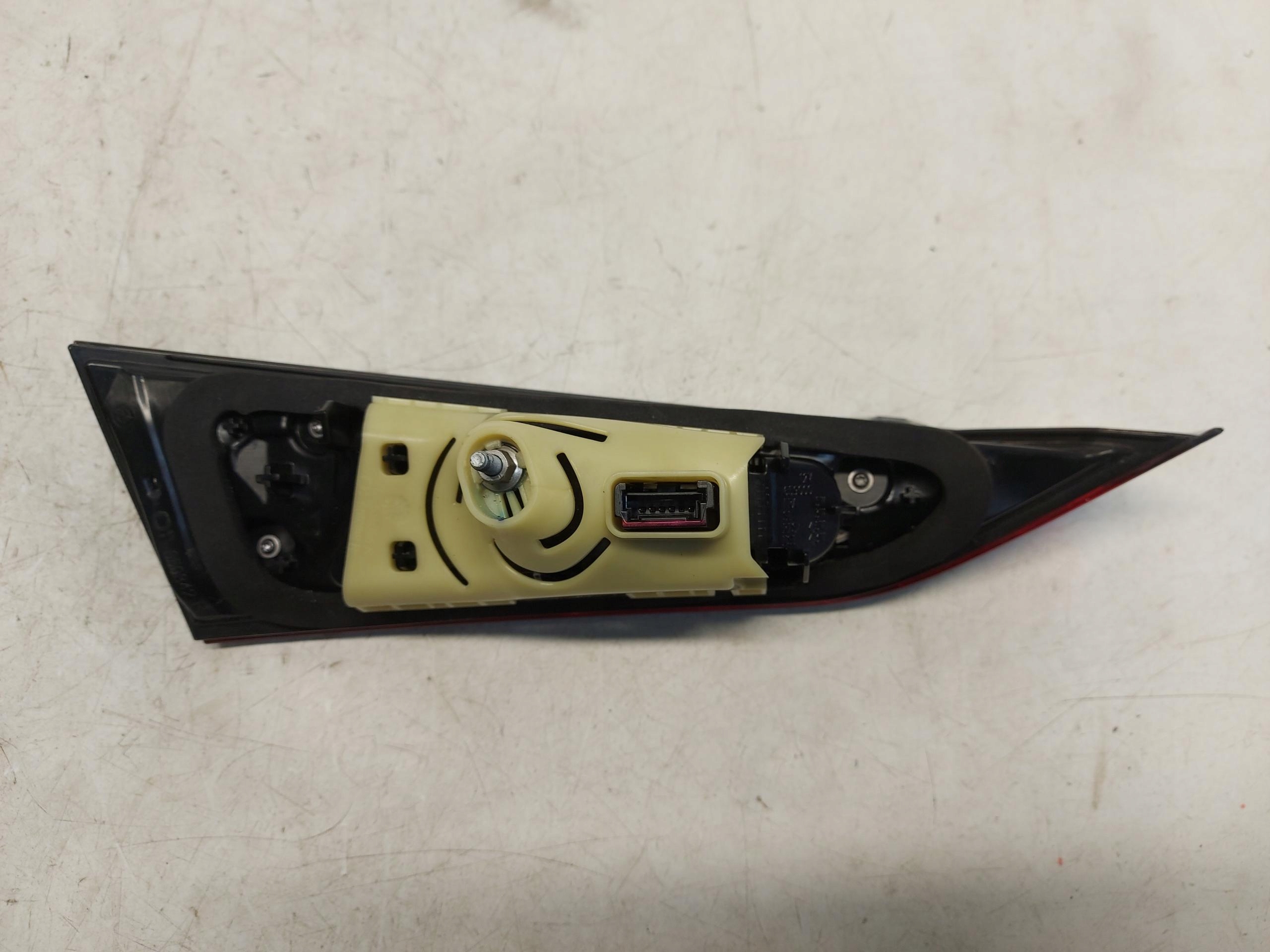 BMW G23 G22 M440i Cabrio light bonnet boot rear part right 7956630