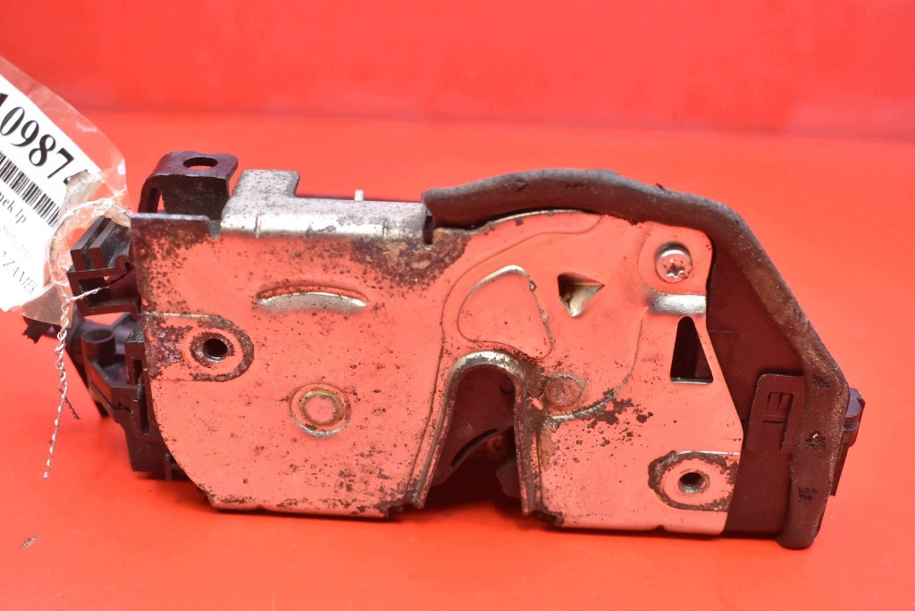 lock door left front front EU 7059967 BMW E81 LIFT 07-12