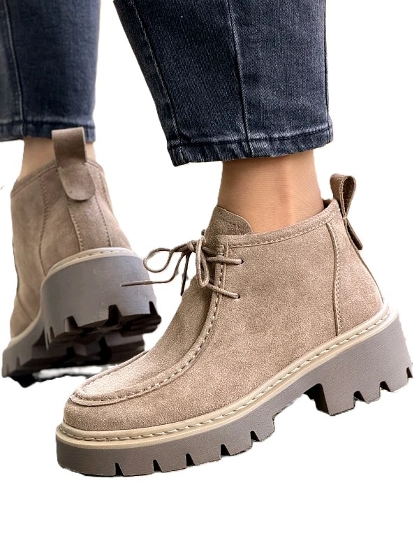 Béžové kožené kotníkové boty na silné podrážce typu casual Seastar vel 41