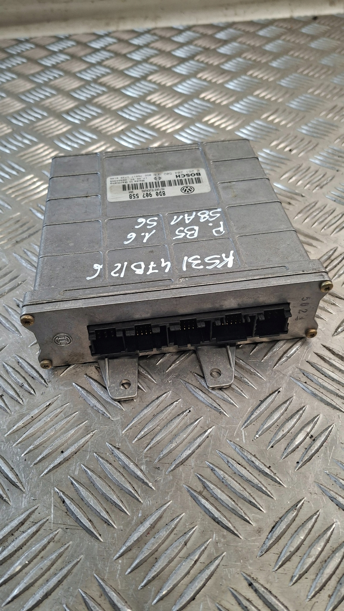 control unit of the engine VW PASSAT B5 1.6