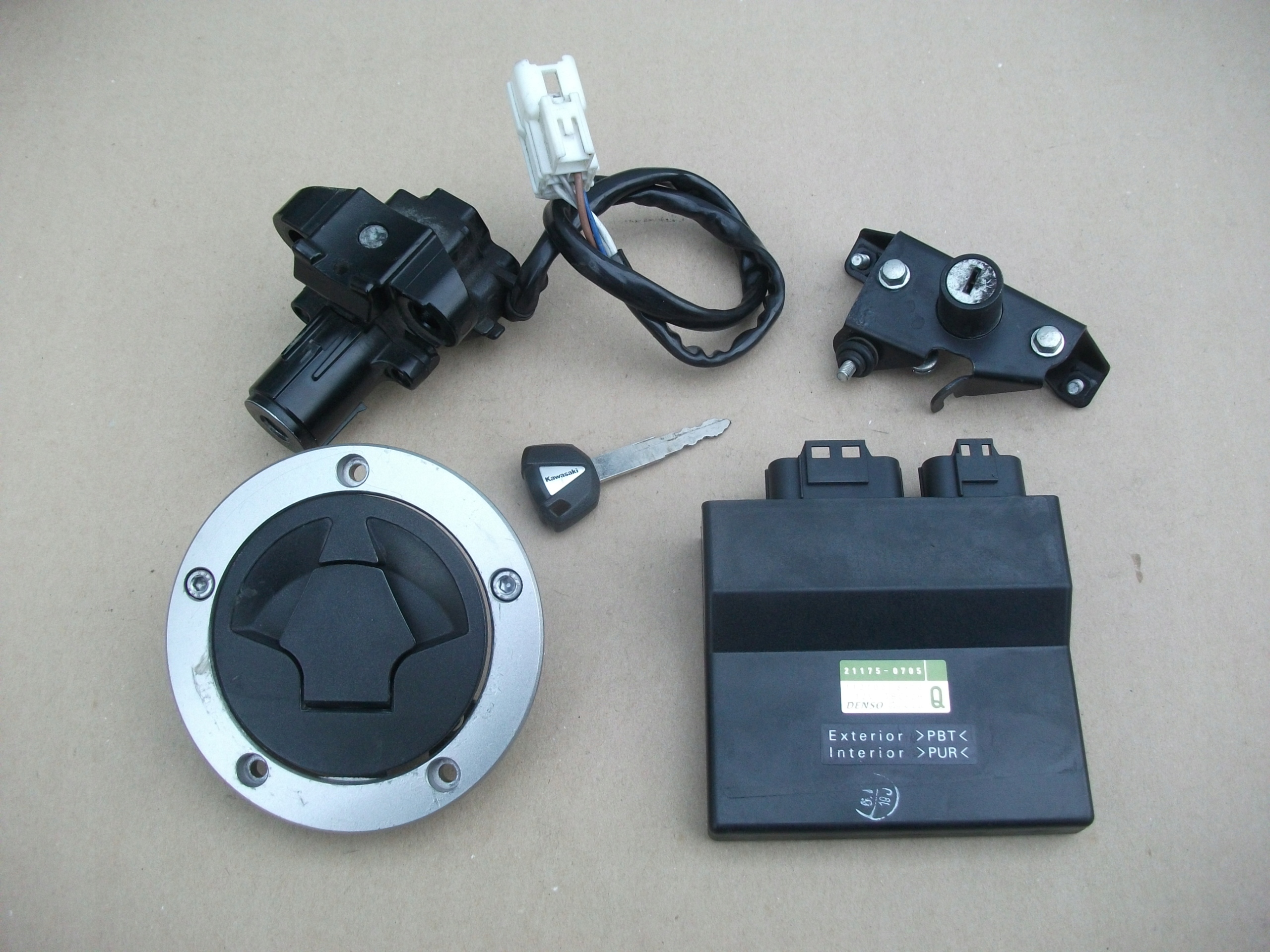 КАВАСАКІ ER6F 12-16 ЗАМОК ЗАПАЛЮВАННЯ СТОПОР КЛЮЧ