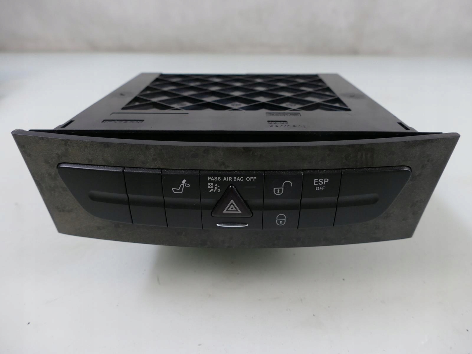 MERCEDES W211 LIFT PANEL PRYCISKOW switch of warning lights changer