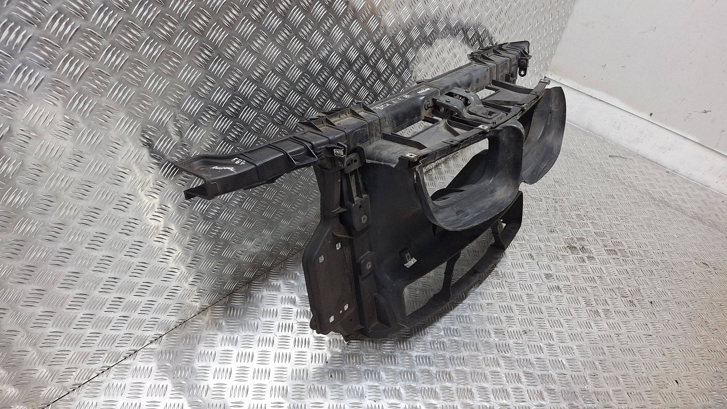 stěna chladičů příčka železná 7193748 BMW E81 E87