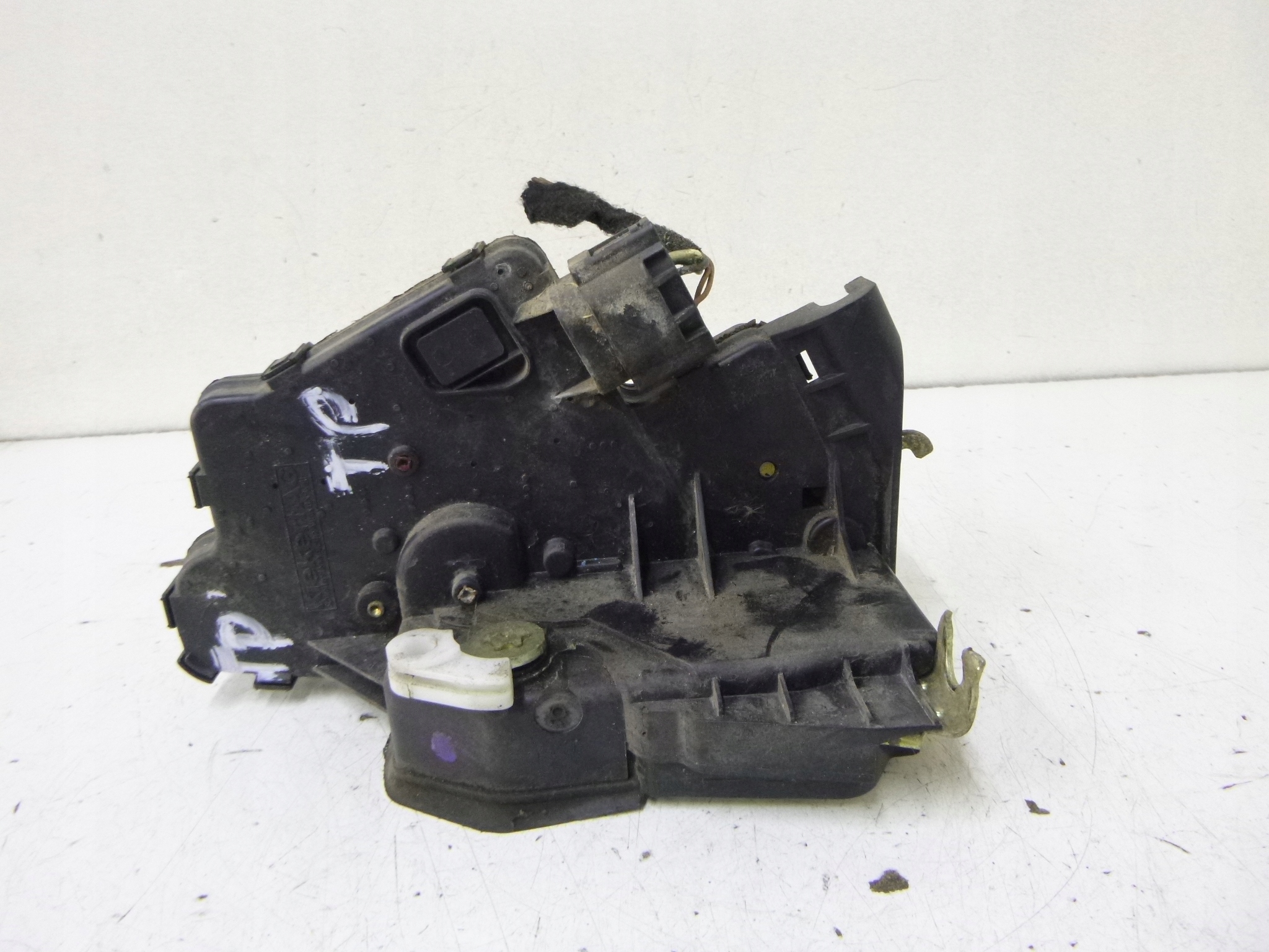 lock door rear part right BMW E46 LIFT sedan 2001