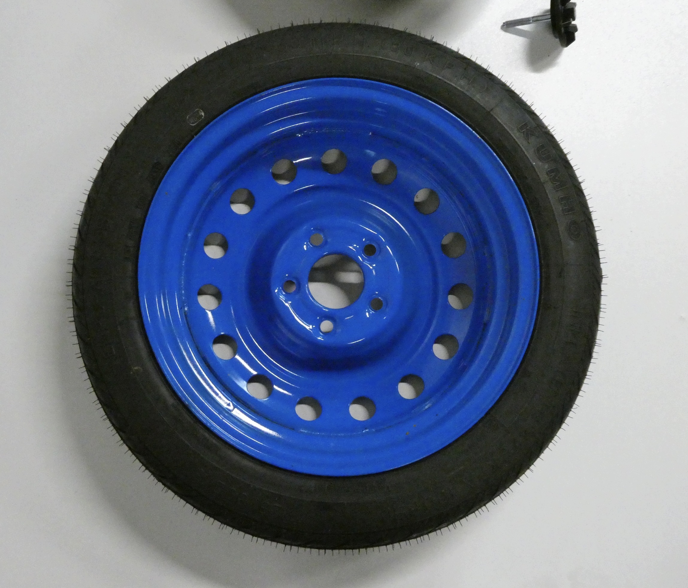 roue roue de secours roue de secours clé levier de vitesse SSANGYONG TIVOLI